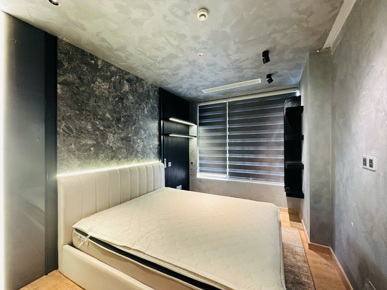 Selling or renting a luxury apartment in Midtown Phu My Hung, District 7, a beautiful new house with 3 bedrooms 7