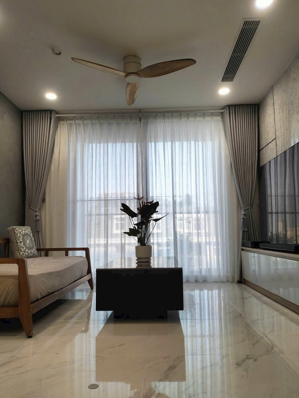 Midtown Phu My Hung apartment for sale, District 7 with 3 bedrooms + office, block E on the 10th floor – 131m2 2