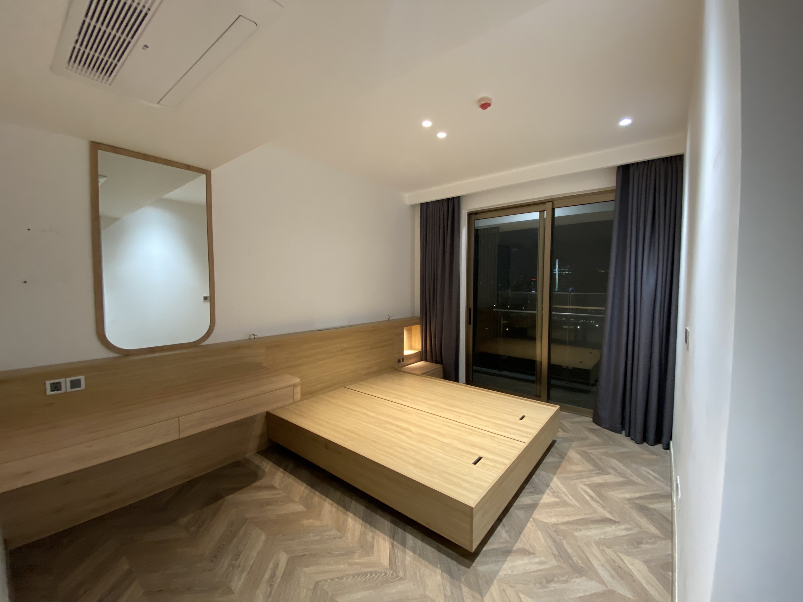 Midtown The Peak Phu My Hung luxury apartment for rent in District 7 has 3 bedrooms with river view 5