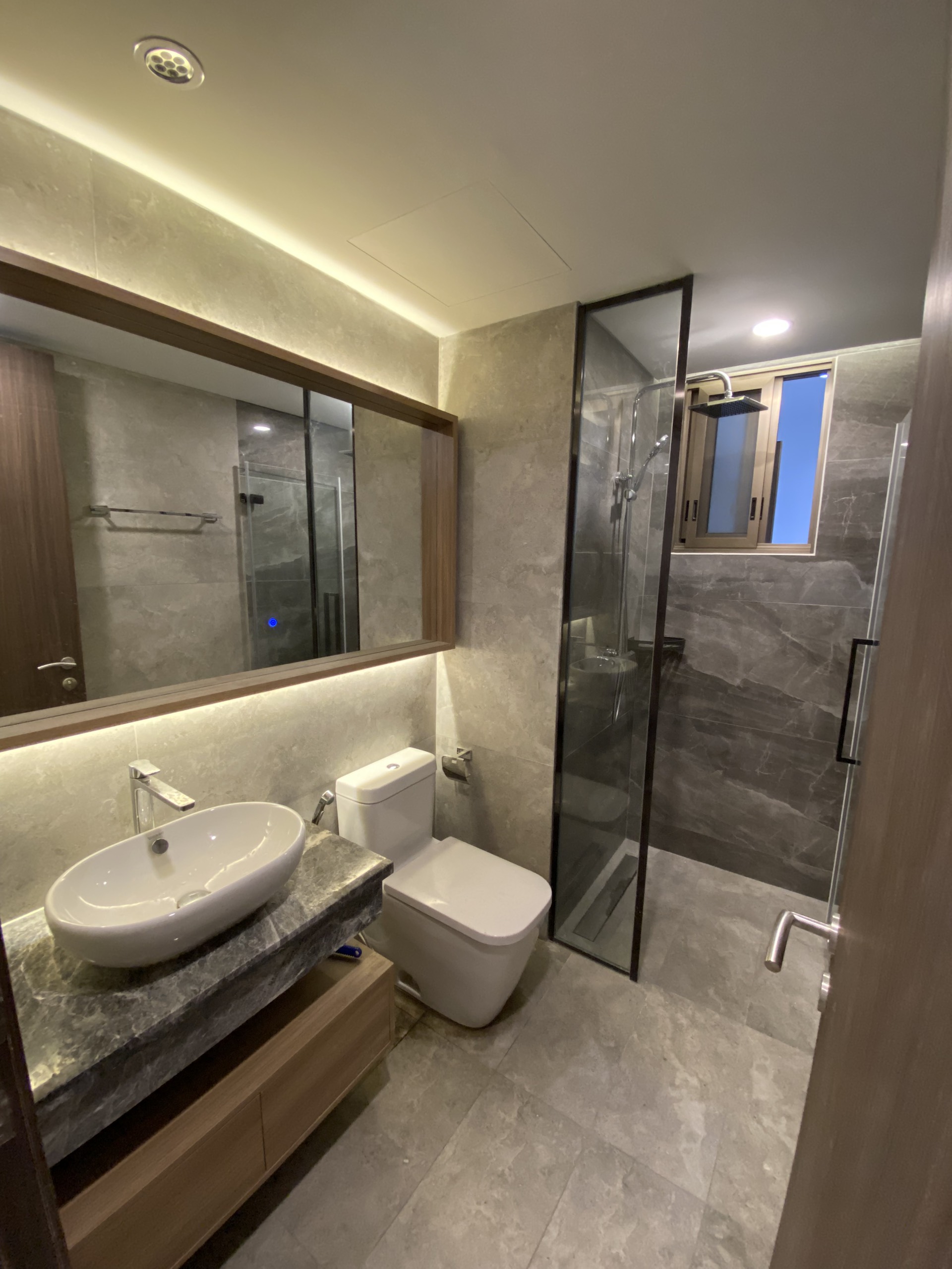 Midtown The Peak Phu My Hung luxury apartment for rent in District 7 has 3 bedrooms with river view 3