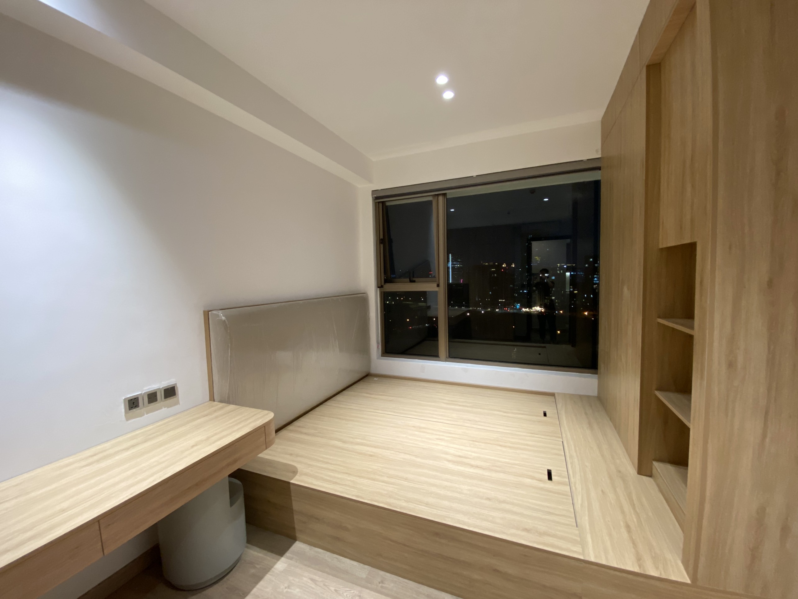 Midtown The Peak Phu My Hung luxury apartment for rent in District 7 has 3 bedrooms with river view 2