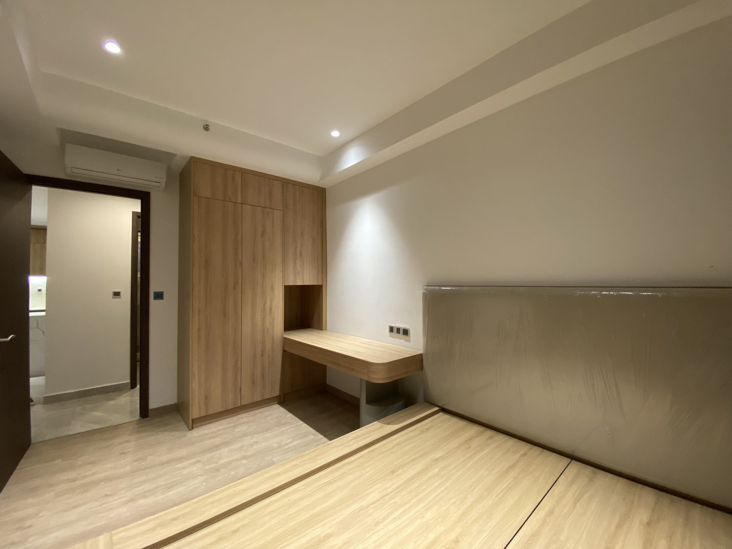 Midtown The Peak Phu My Hung luxury apartment for rent in District 7 has 3 bedrooms with river view 1