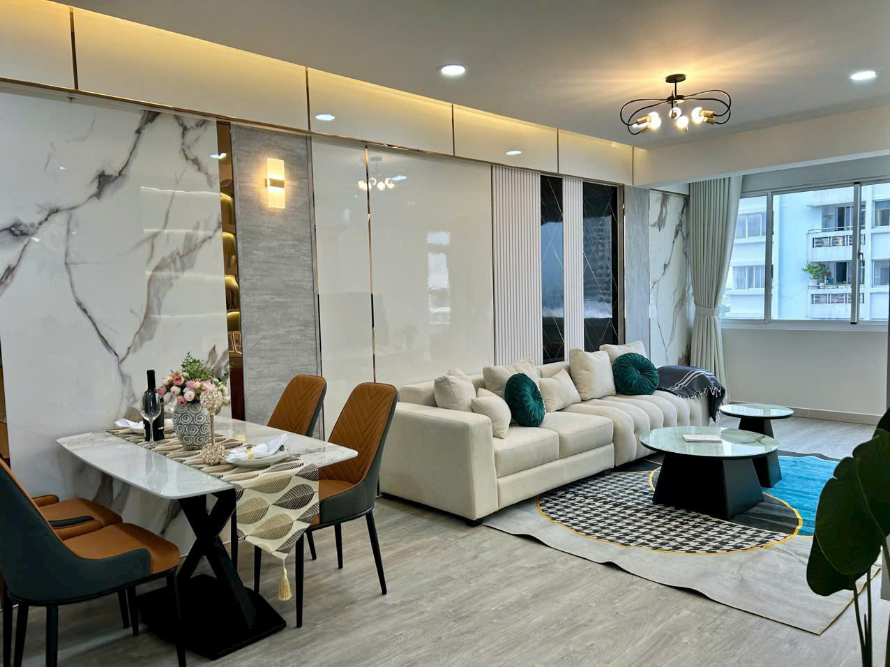 Luxury apartment for sale in My Khang, Phu My Hung, District 7 with 3 bedrooms with pool view 2