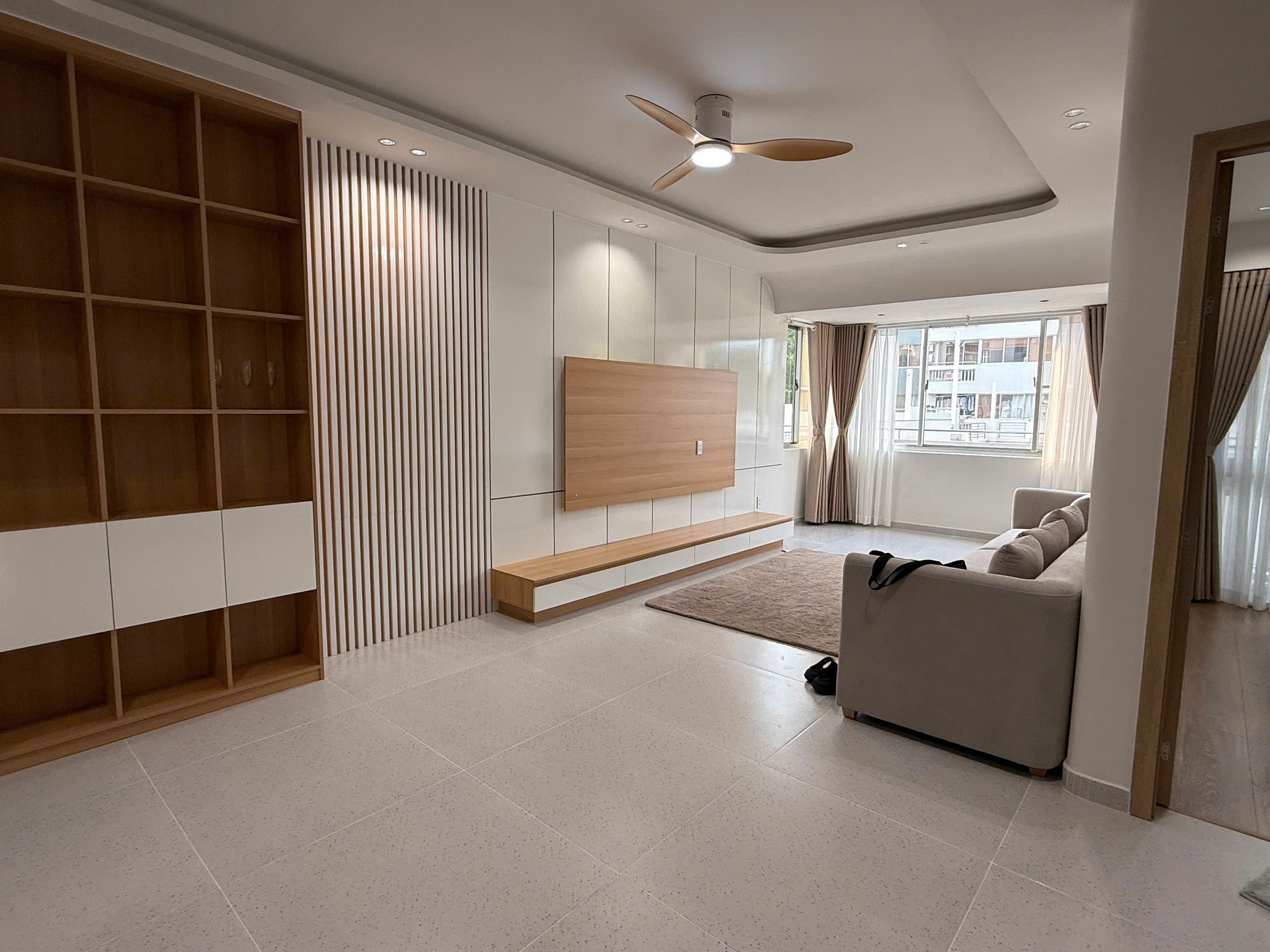 Apartment for sale My Khanh 4 Phu My Hung, District 7 corner apartment with 3 bedrooms, with a car with pool view, low floor – 139.9m2 4