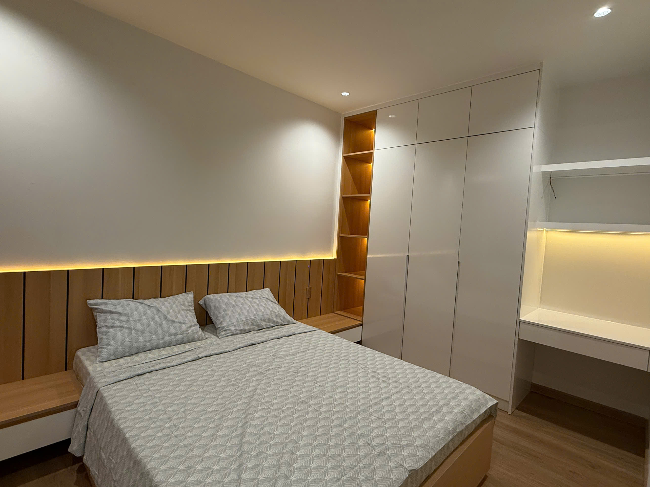 Apartment for sale My Khanh 4 Phu My Hung, District 7 corner apartment with 3 bedrooms, with a car with pool view, low floor – 139.9m2 1