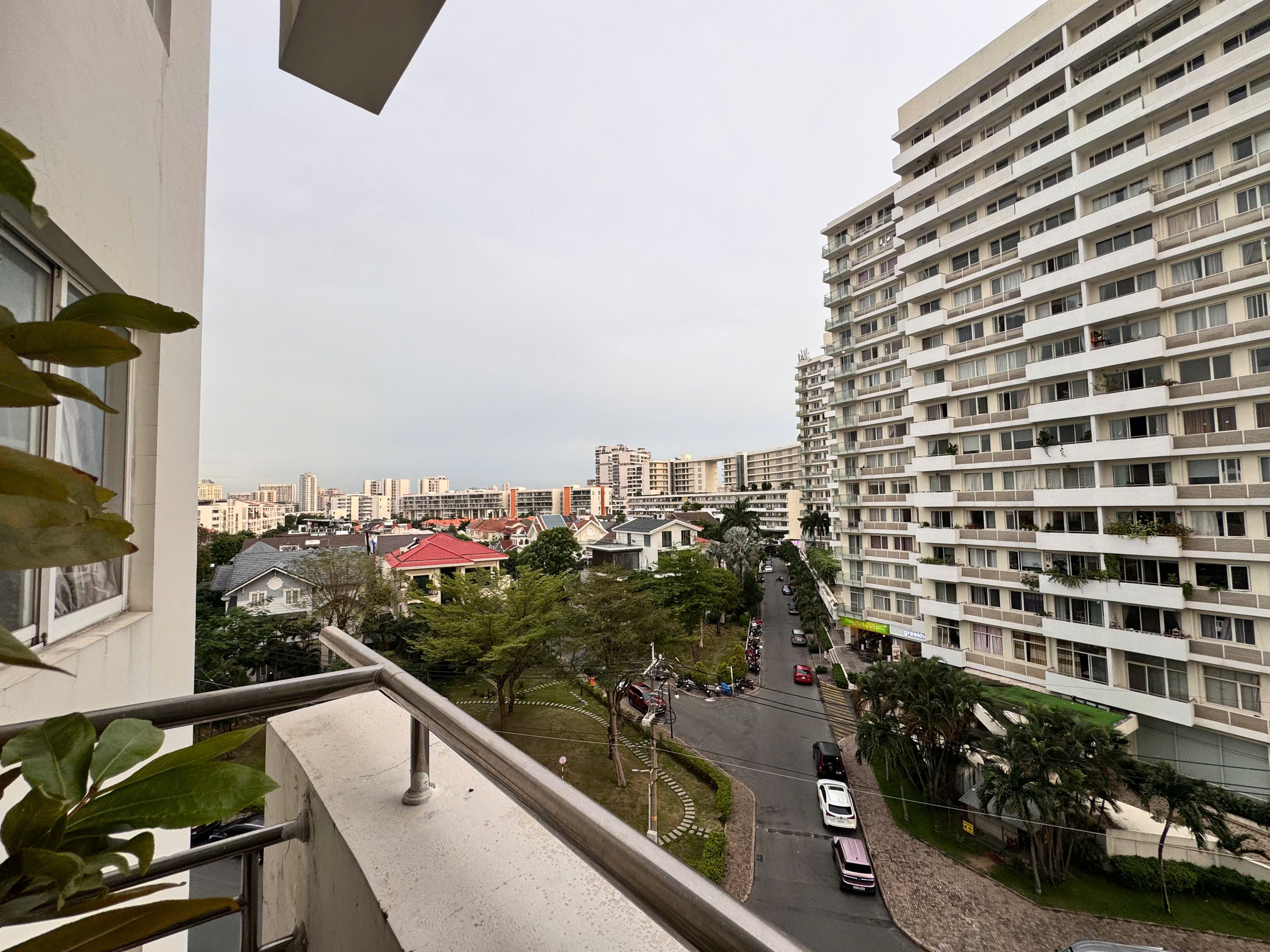Apartment for rent in My Phuc, Phu My Hung, District 7 with 3 bedrooms facing south, 6th floor 2