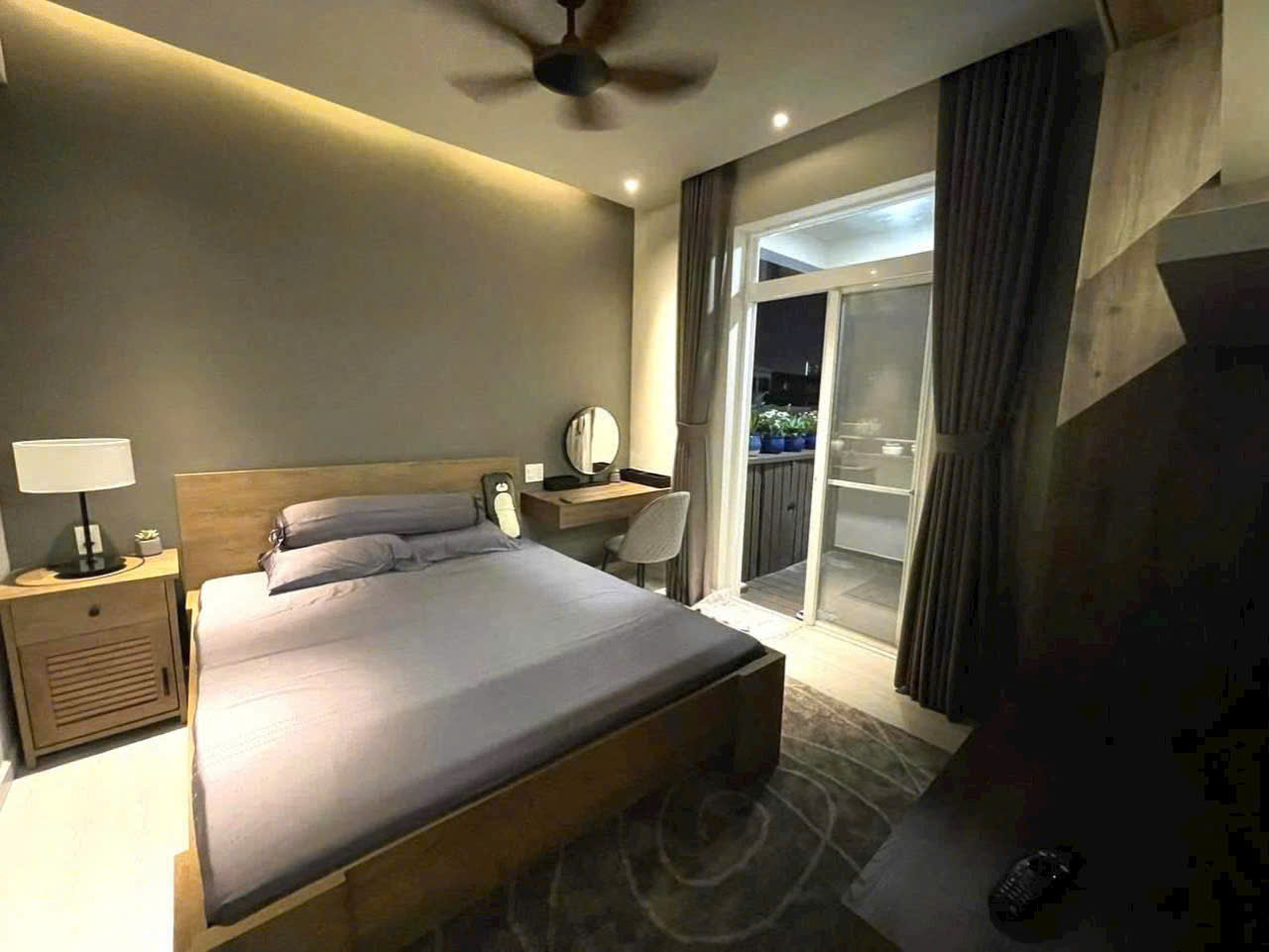 My Phuc apartment for sale, District 7 has 3 bedrooms with a very beautiful internal pool view 1