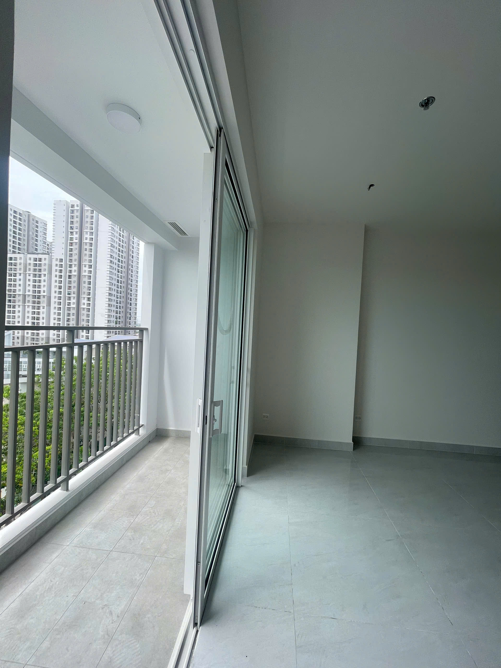 Officetel Sunrise Riverside Nguyen Huu Tho apartment for sale, Nha Be 8th floor, East – 36m2 4