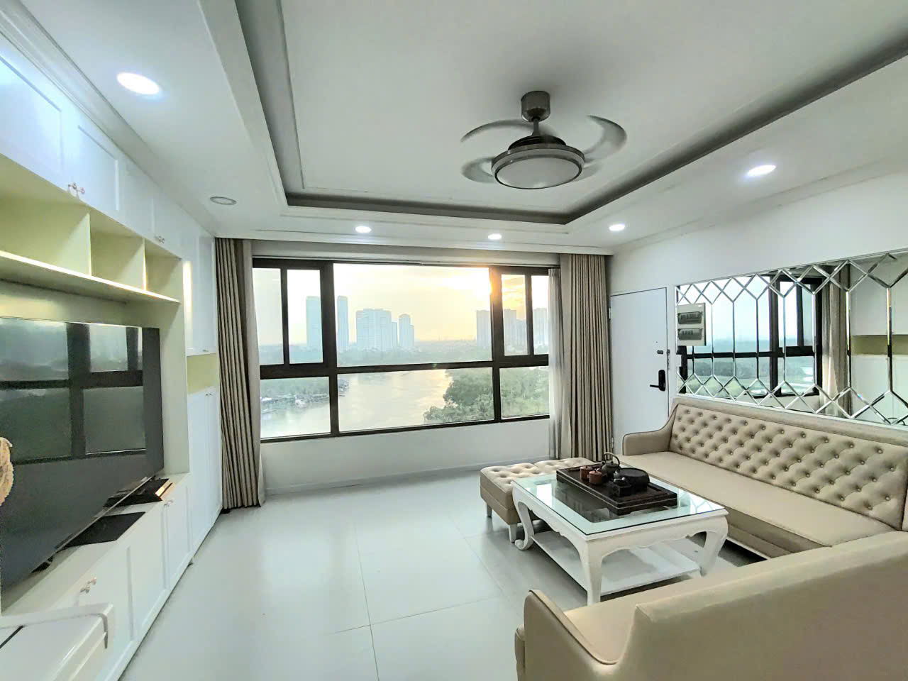 Panorama apartment for sale in Phu My Hung, District 7 with 3 bedrooms, direct river view, 11th floor 2