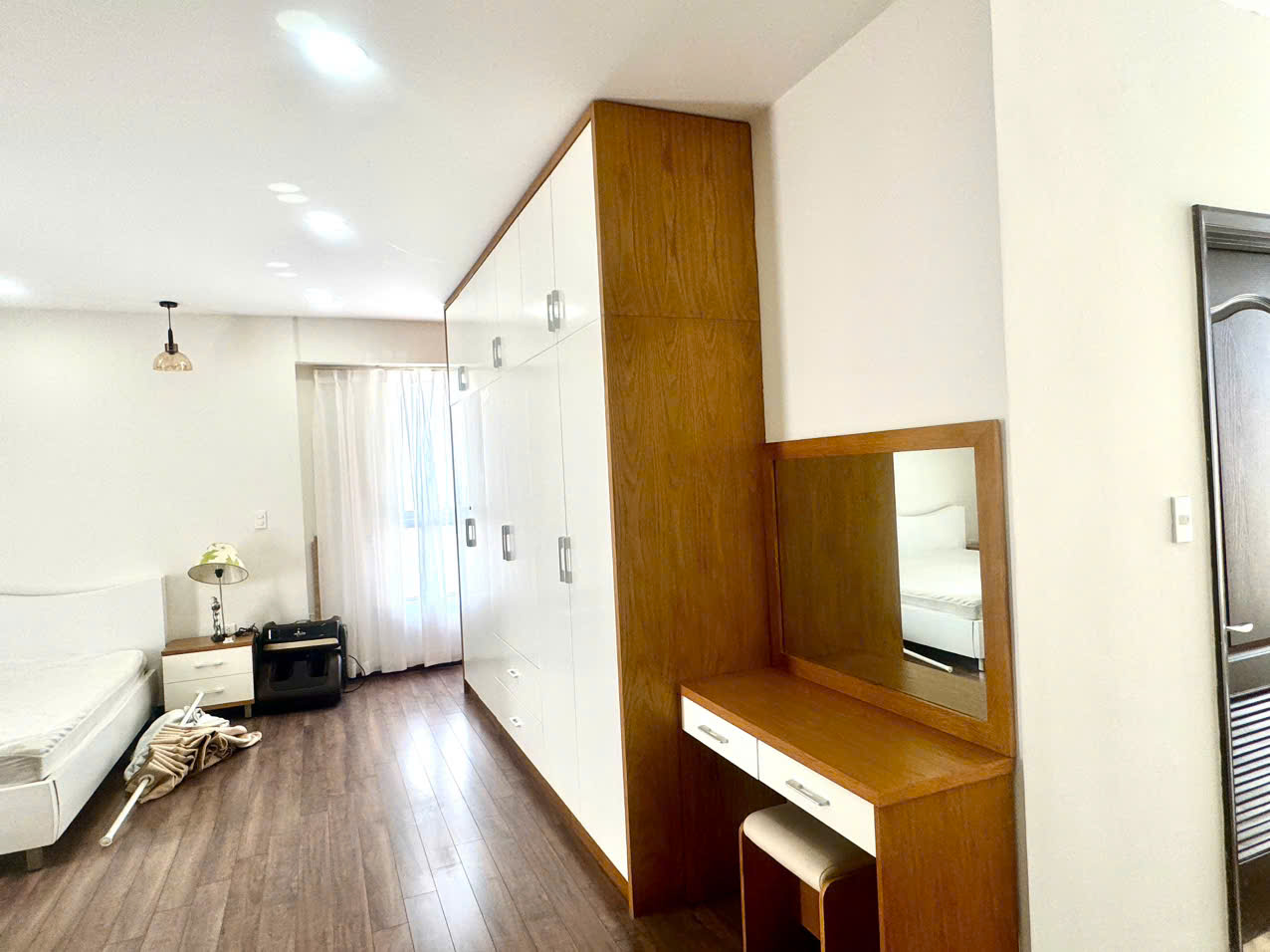 Panorama luxury apartment for rent in Phu My Hung, District 7 has 3 bedrooms on the 17th floor with a fully furnished river view 1