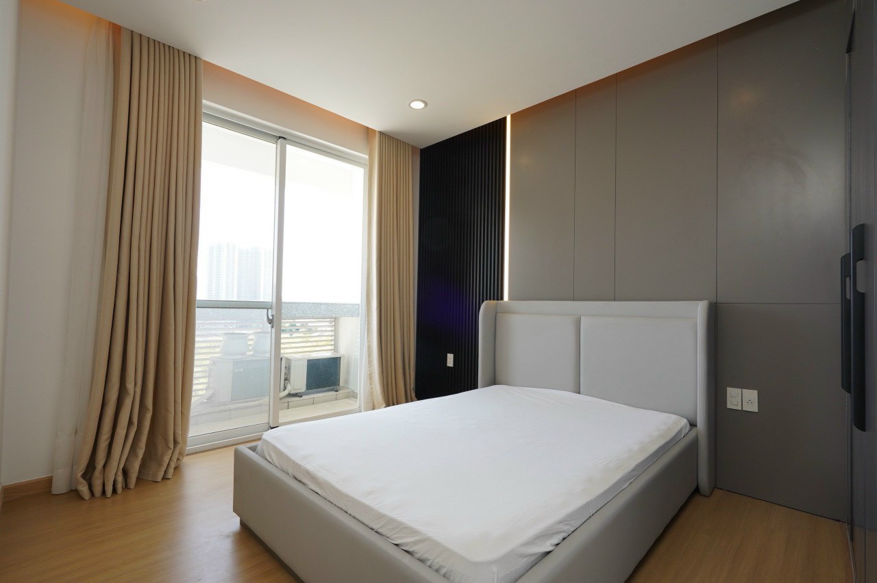 Riverpark Phu My Hung apartment for rent, District 7 has 3 bedrooms river view 7