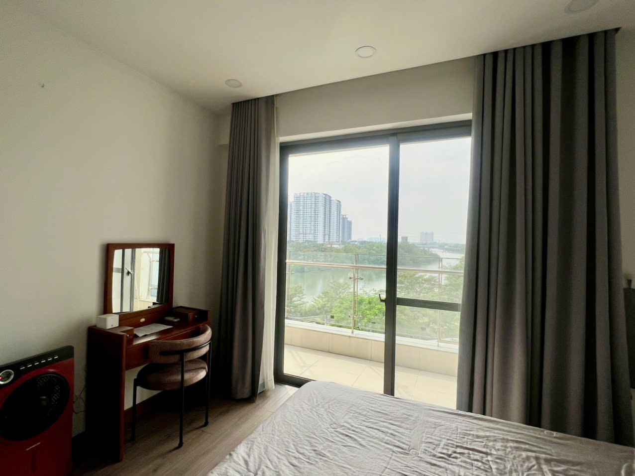 Riverpark Premier Phu My Hung luxury apartment for rent has 3 bedrooms, river view, beautiful interior 4
