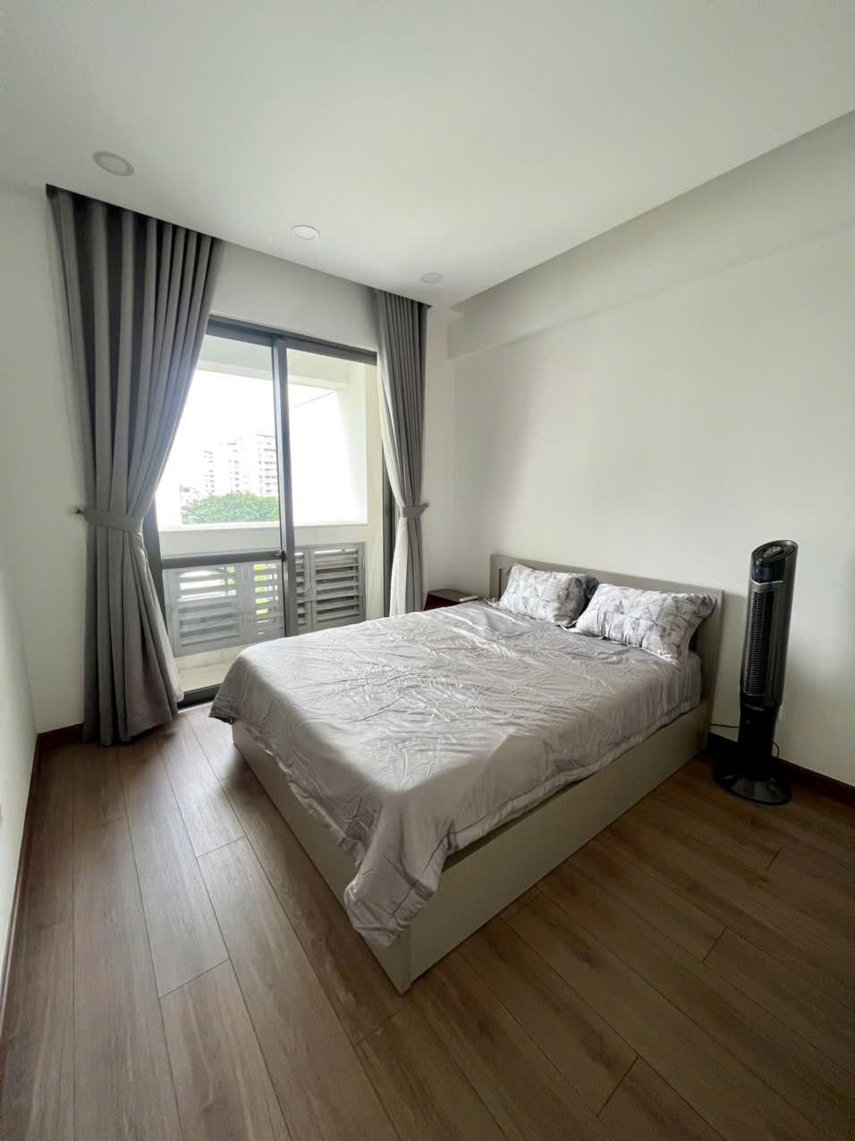 Riverpark Premier Phu My Hung luxury apartment for rent has 3 bedrooms, river view, beautiful interior 1