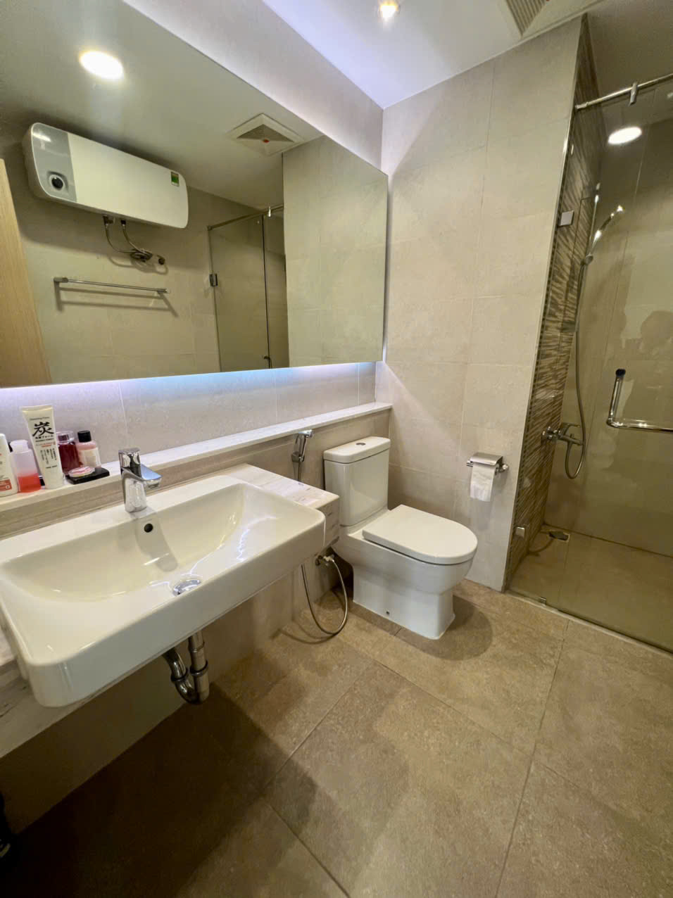 Riverpark Premier Phu My Hung luxury apartment for rent has 3 bedrooms, river view, beautiful interior 13