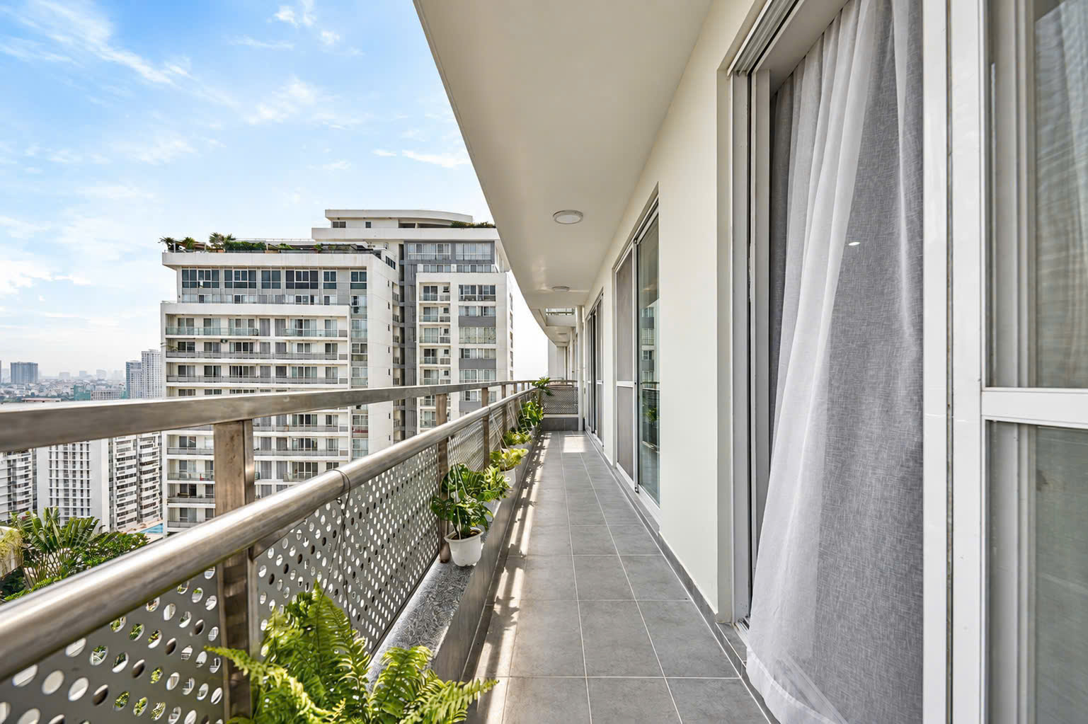 Bán căn hộ cao cấp Riverpark Residence Phú Mỹ Hưng có 3 phòng ngủ tầng cao view pháo hoa – 135m2 14