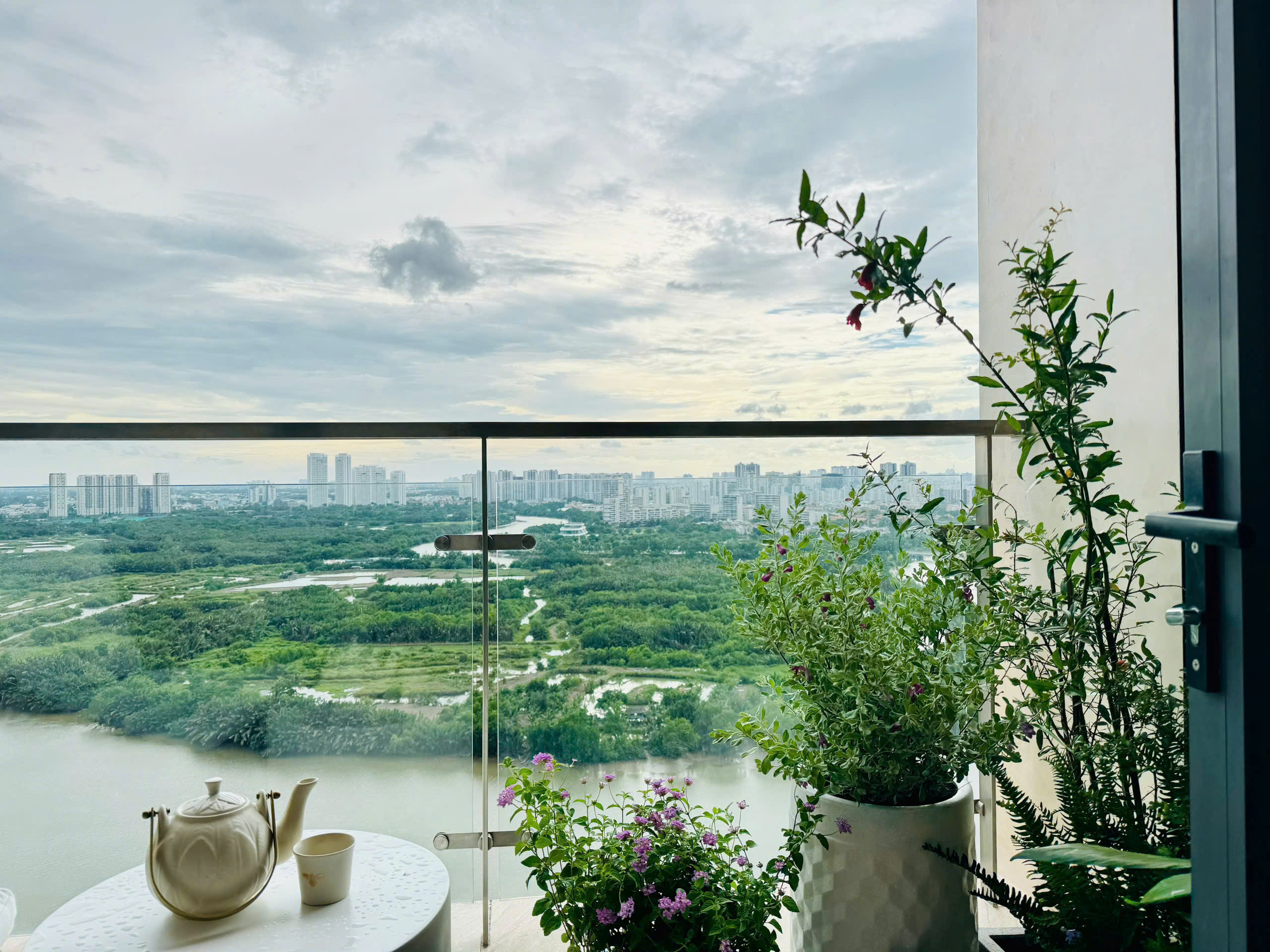 Riverside Residence Phu My Hung apartment for sale with 3 bedrooms with high-class furniture, river view – 146m2 13