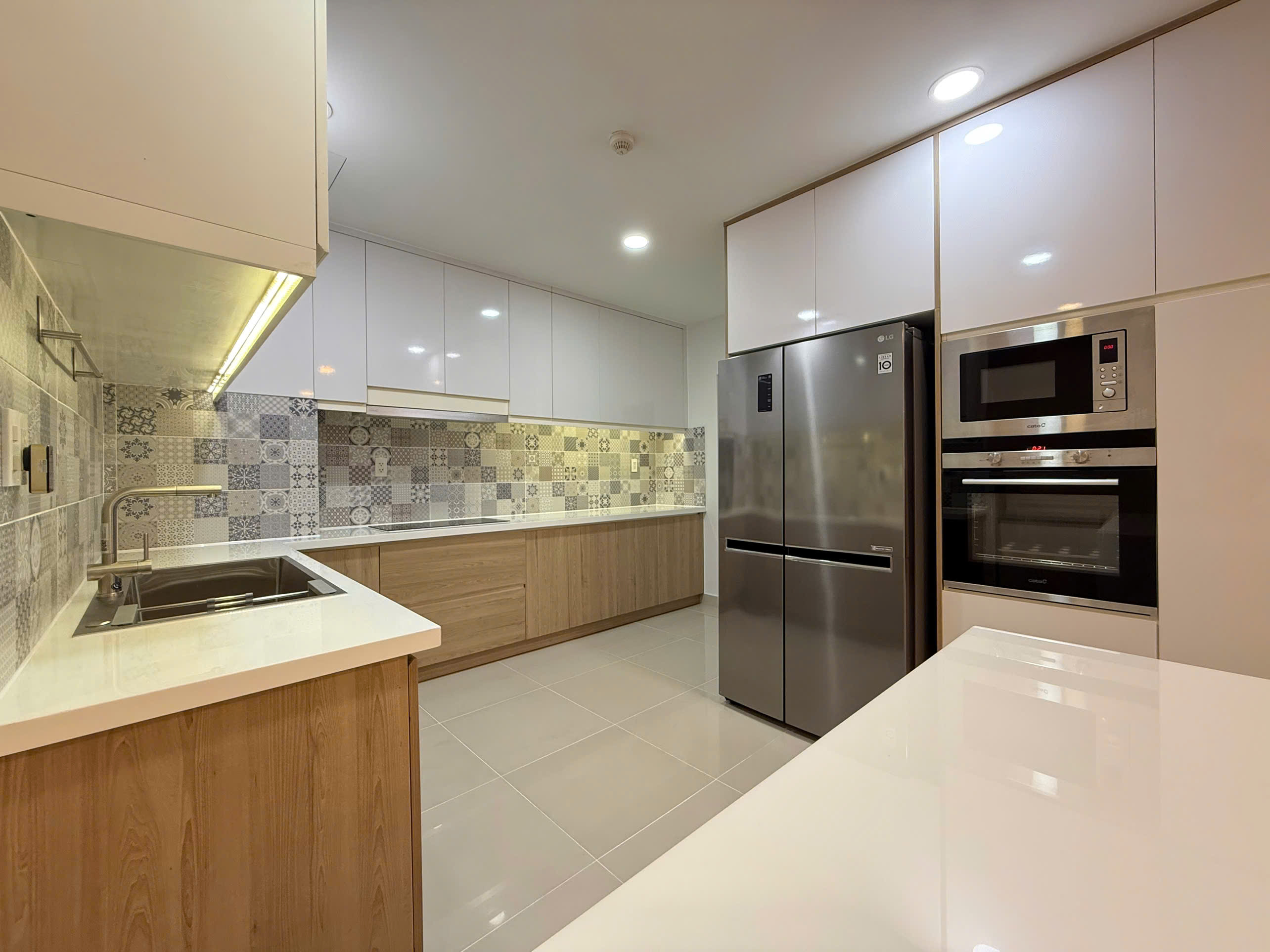 Selling or renting Riverside Residence Phu My Hung apartment with 3 bedrooms river view – 146m2 11