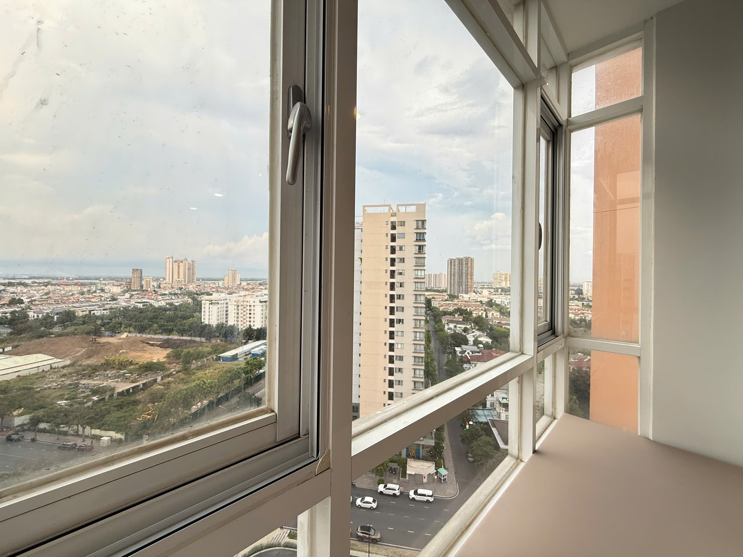 Selling or renting Riverside Residence Phu My Hung apartment with 3 bedrooms river view – 146m2 9