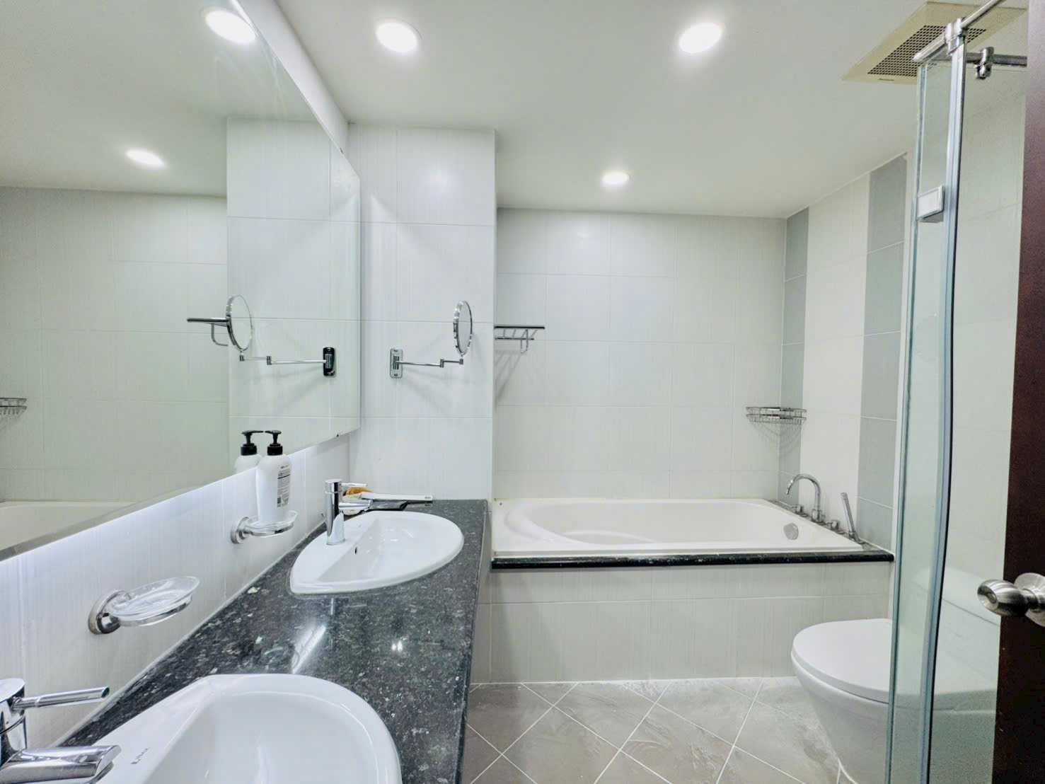 Riverside Residence Phu My Hung apartment for sale or lease, District 7 with 4 bedrooms, river view, 2 car parking spaces – 192m2 6