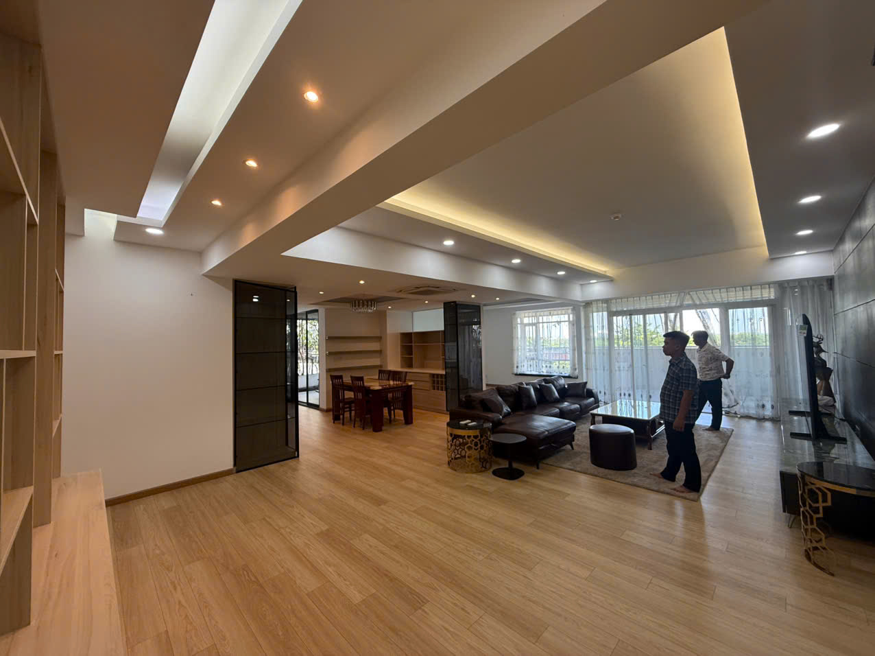 Selling or renting Riverside Residence Phu My Hung apartment with 2 bedrooms river view – 236m2 1