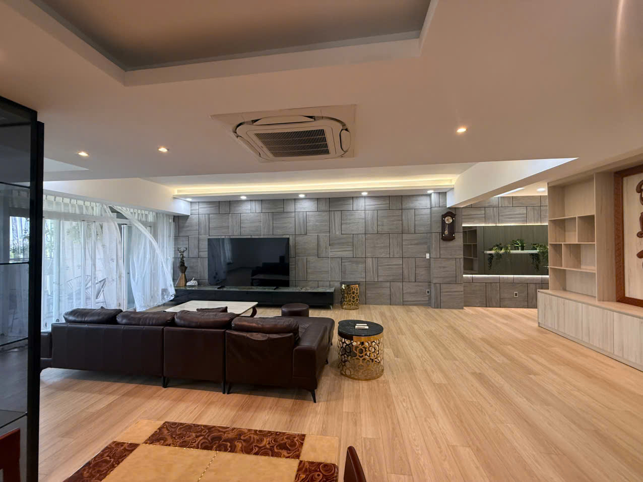 Selling or renting Riverside Residence Phu My Hung apartment with 2 bedrooms river view – 236m2 12