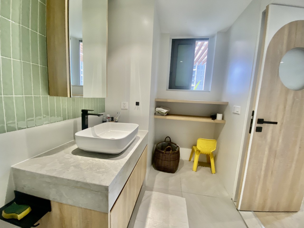 Riverside Residence Phu My Hung apartment for sale, District 7 has 4 bedrooms, large garden 9