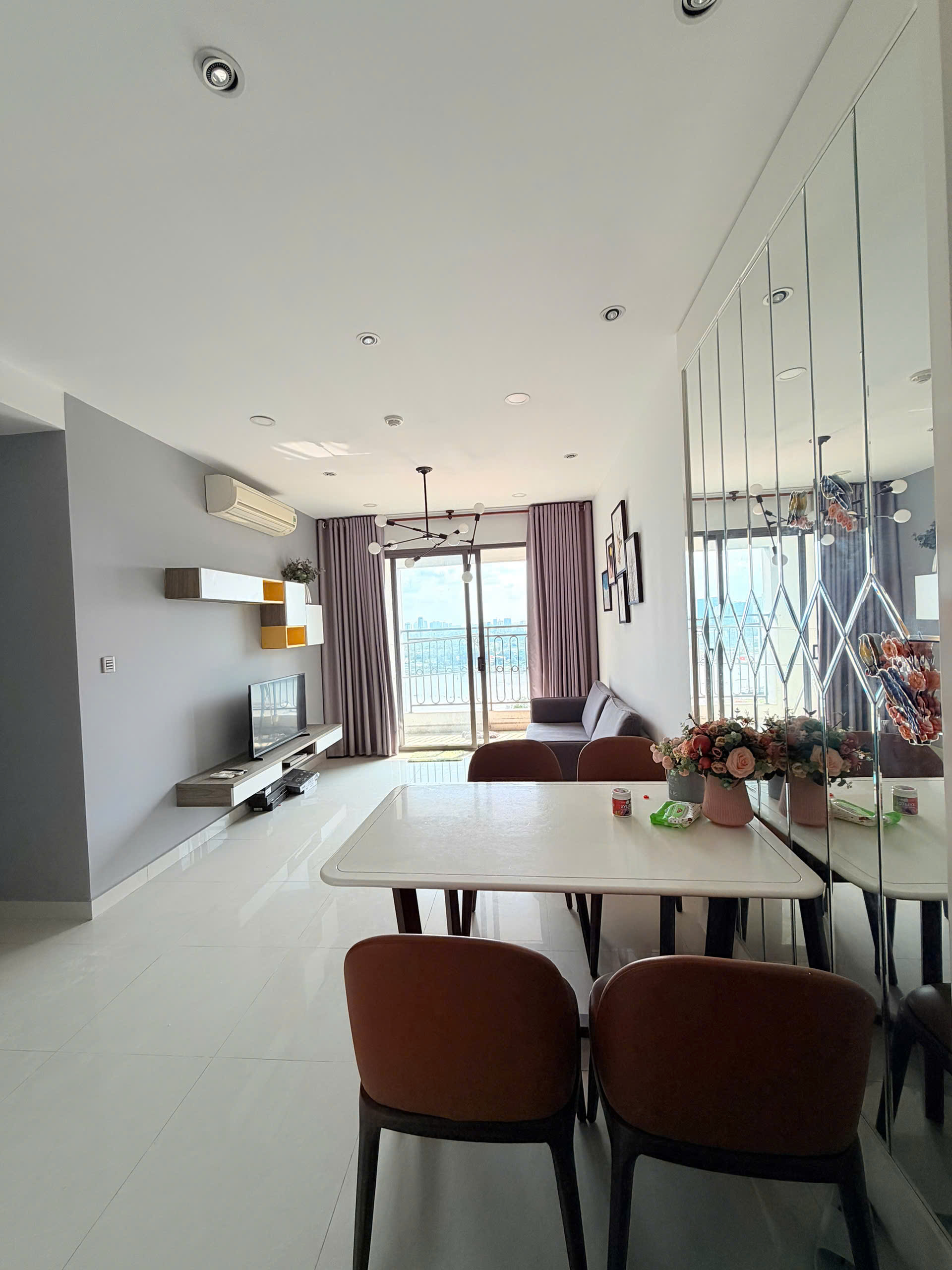 Cho thuê căn hộ Saigon Royal Riverside, Quận 4 căn góc thiết kế 2 phòng ngủ lầu 19 view sông – 88m2 17