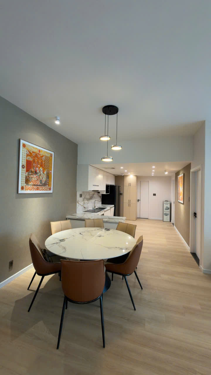 Selling or renting an apartment in Sailing Tower District 1 with 2 bedrooms with a direct view of Notre Dame Cathedral – 104m2 2