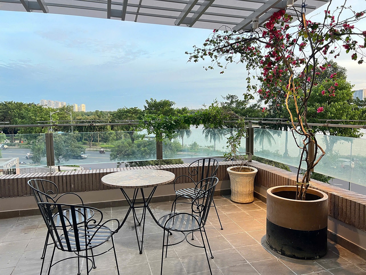 Panorama garden apartment for rent in Phu My Hung designed 3 bedrooms with new interior on the 3rd floor – 197m2 1