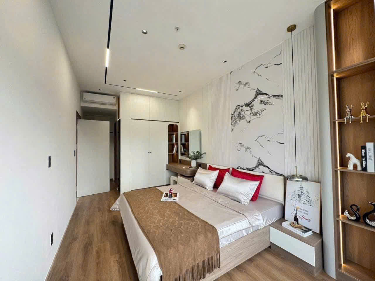 Scenic Valley Phu My Hung apartment for sale, 3 bedrooms, high-class furniture, block B, low floor – 130m2 7