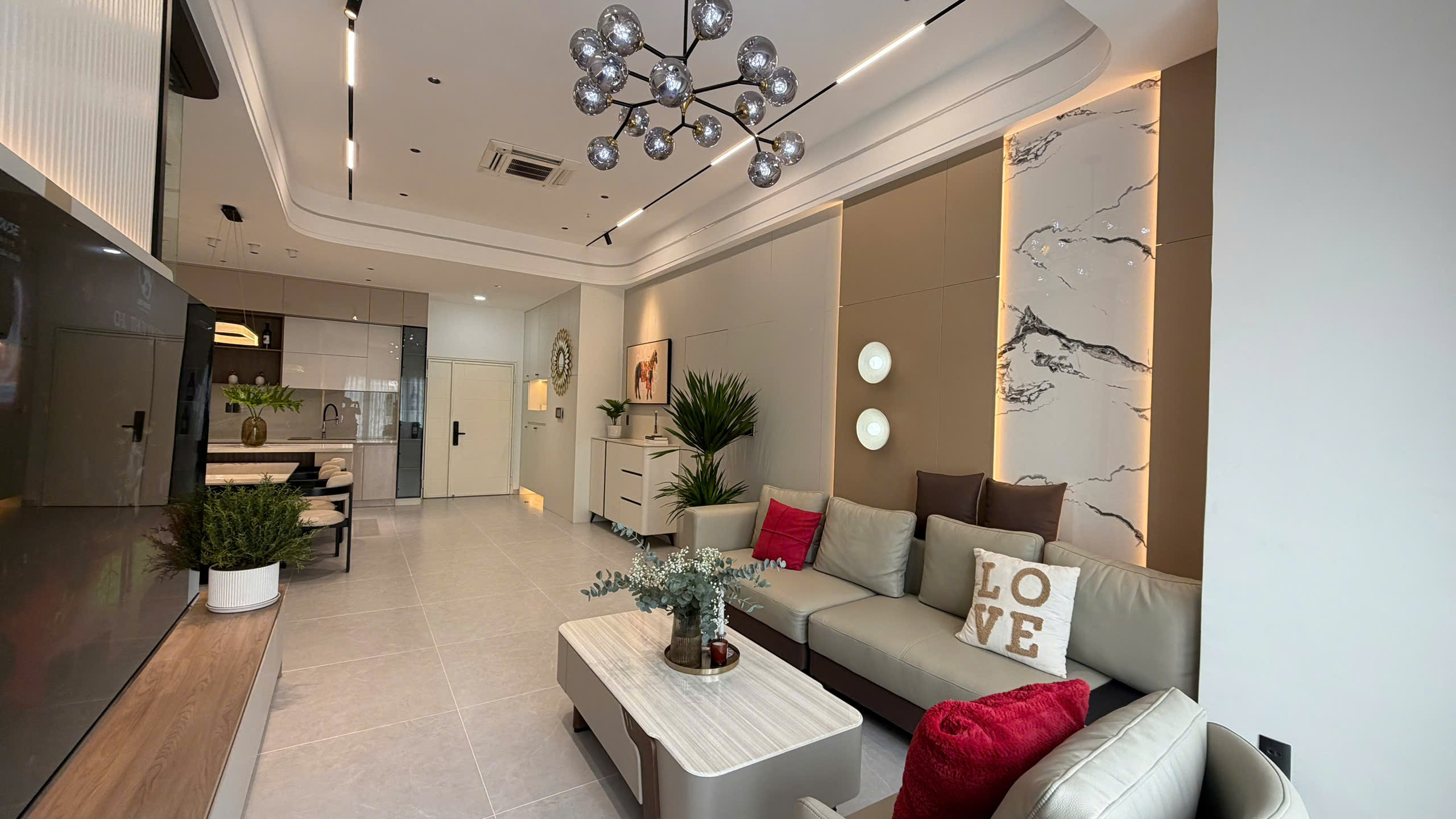 Scenic Valley Phu My Hung apartment for sale, 3 bedrooms, high-class furniture, block B, low floor – 130m2 2