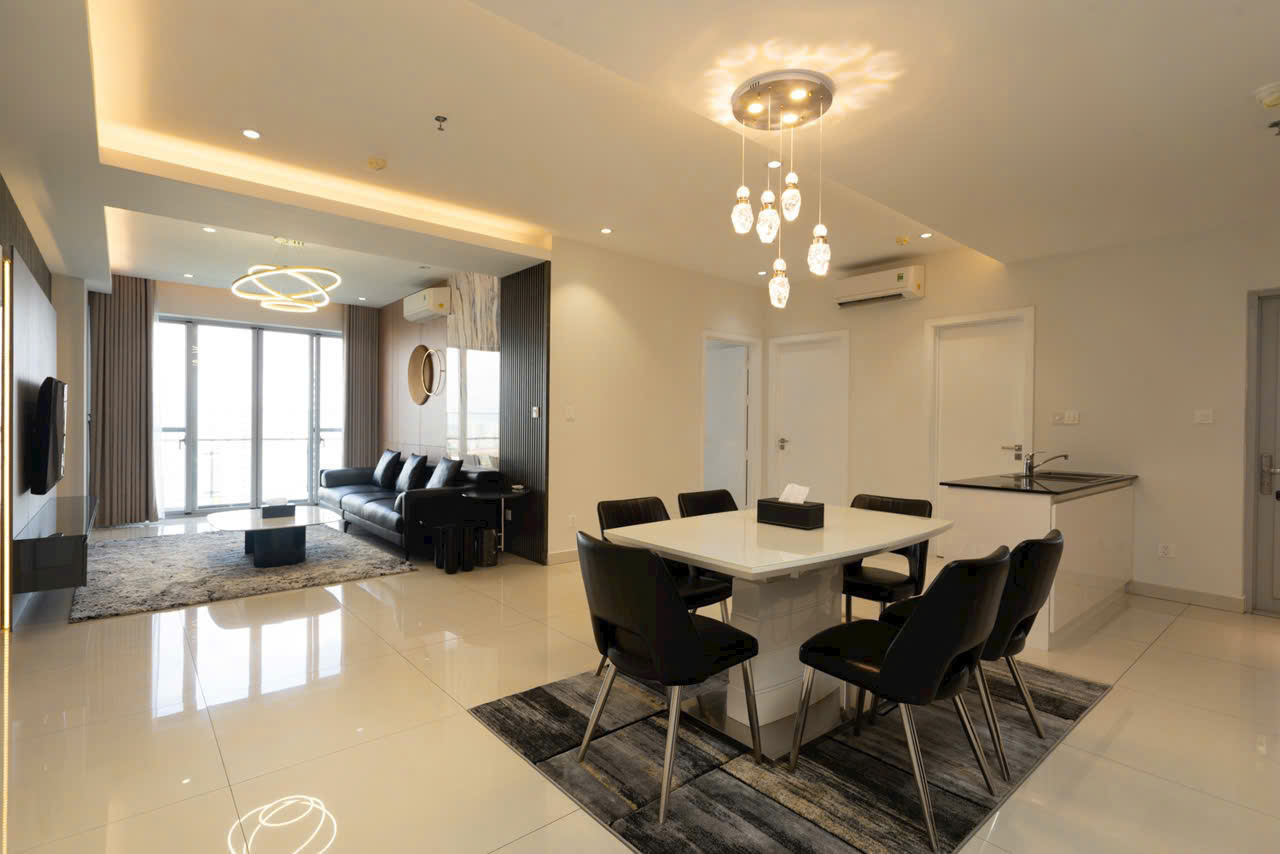 Scenic Valley Phu My Hung apartment for rent has 3 bedrooms with river view, golf course 15