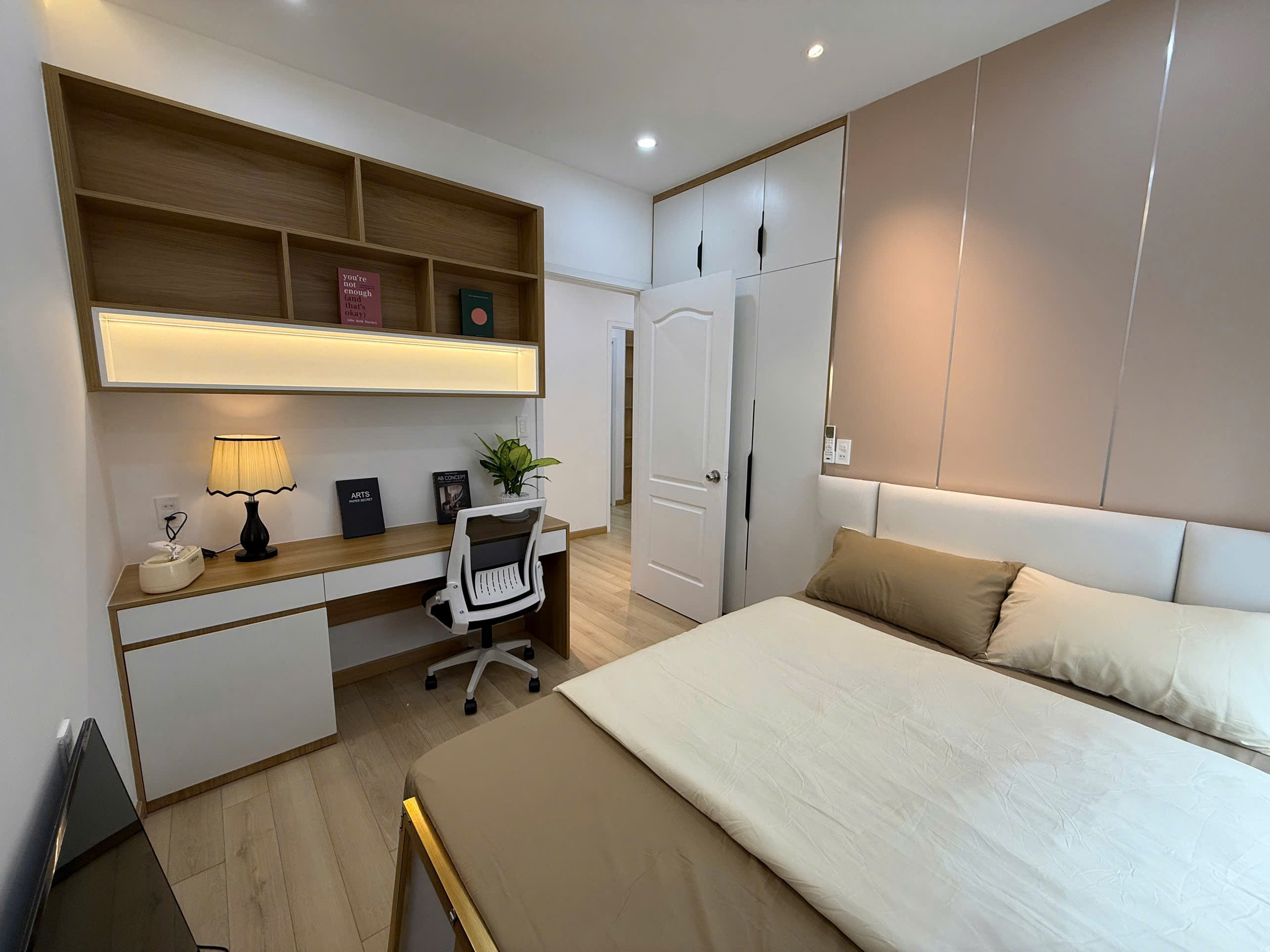 Sky Garden 1 Phu My Hung apartment for sale, District 7, new house with 3 bedrooms with park view 1
