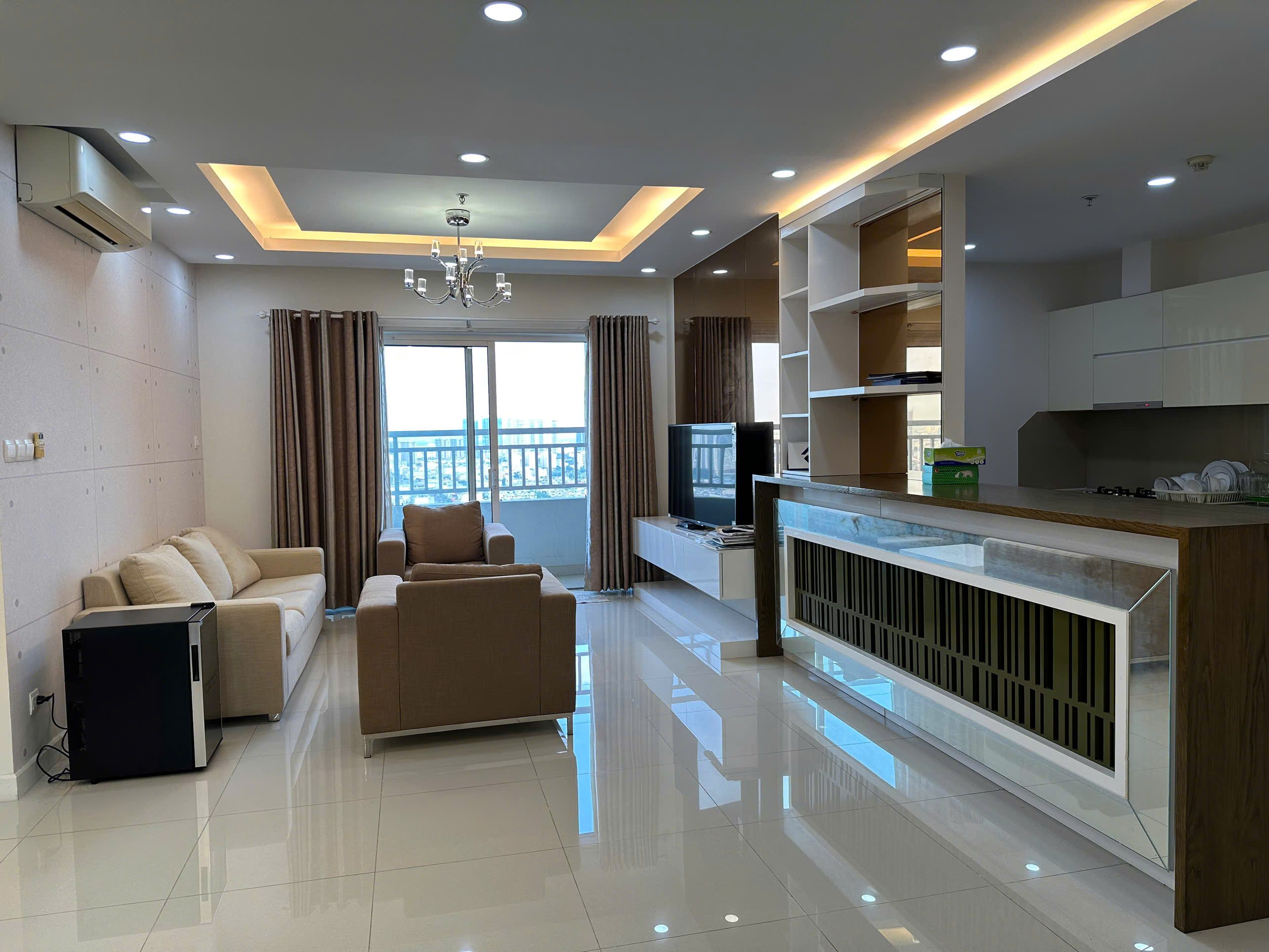 Apartment for rent in Sunrise City, District 7 with 3 bedrooms fully furnished – 147m2 4