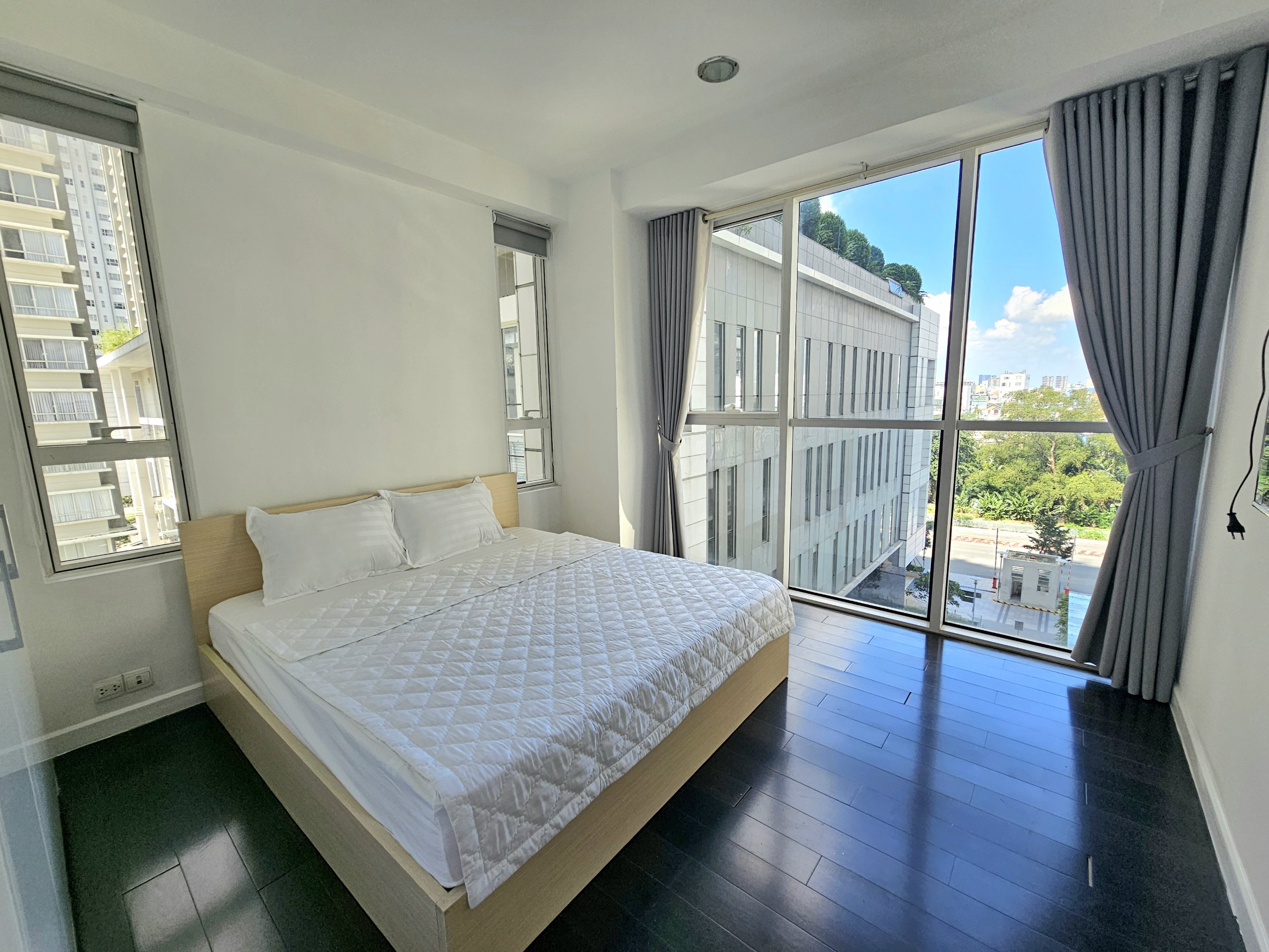 Apartment for sale in Sunrise City, Nguyen Huu Tho, District 7 with 4 bedrooms opposite Lotte supermarket 5