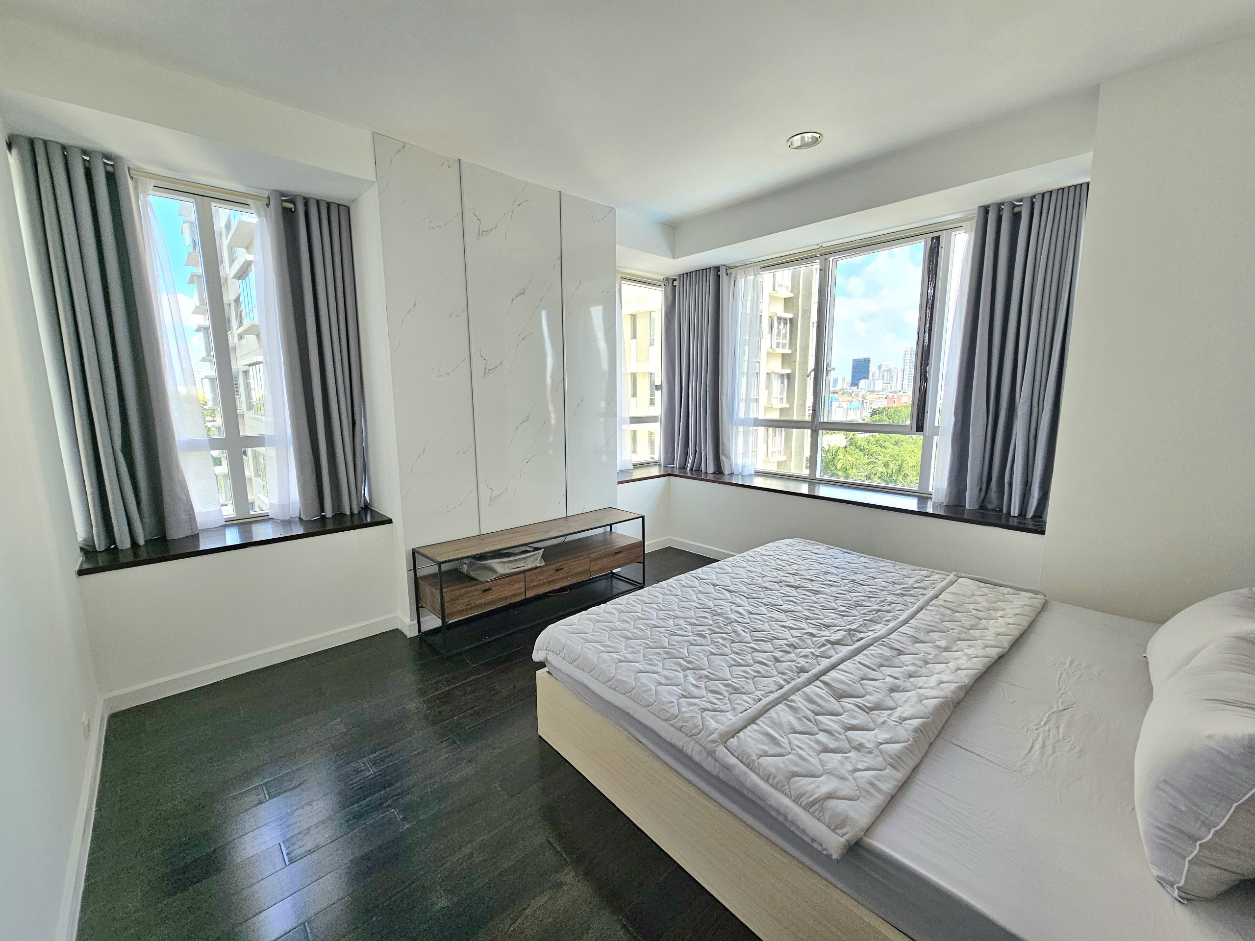 Apartment for sale in Sunrise City, Nguyen Huu Tho, District 7 with 4 bedrooms opposite Lotte supermarket 4