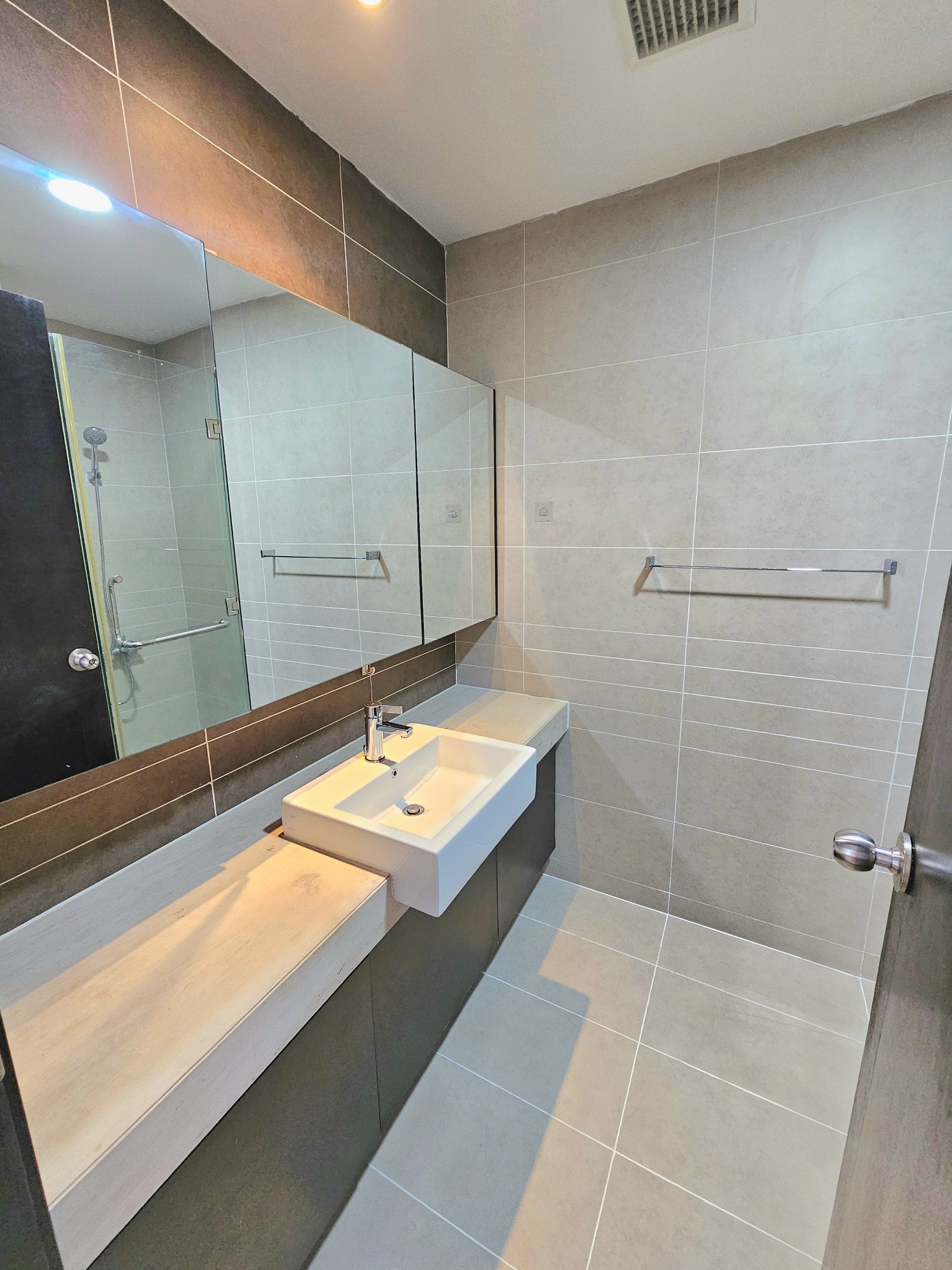 Apartment for sale in Sunrise City, Nguyen Huu Tho, District 7 with 4 bedrooms opposite Lotte supermarket 8