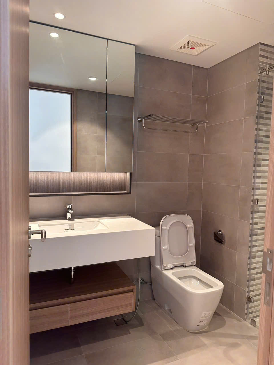 The Horizon Phu My Hung apartment for rent, District 7 with 3 bedrooms river view, 18th floor – 113.68m2 4