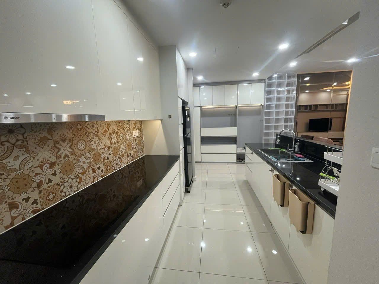 The View Riviera Point apartment for rent in District 7 with 2 bedrooms, river view, 27th floor – 105m2 3