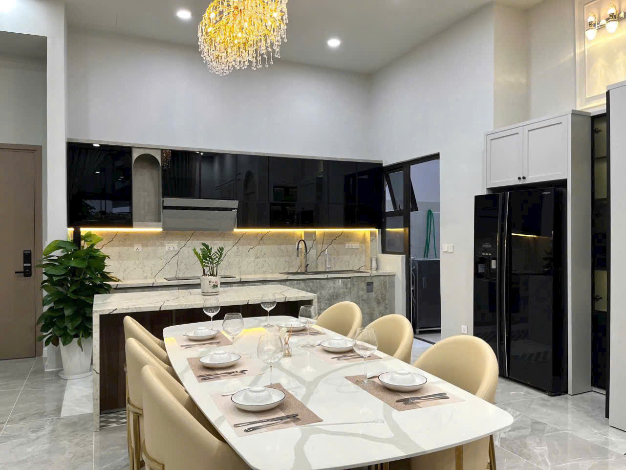 The View Riviera Point apartment for sale, District 7 has 4 bedrooms + 3 mezzanine with high-class furniture – 197m2 1