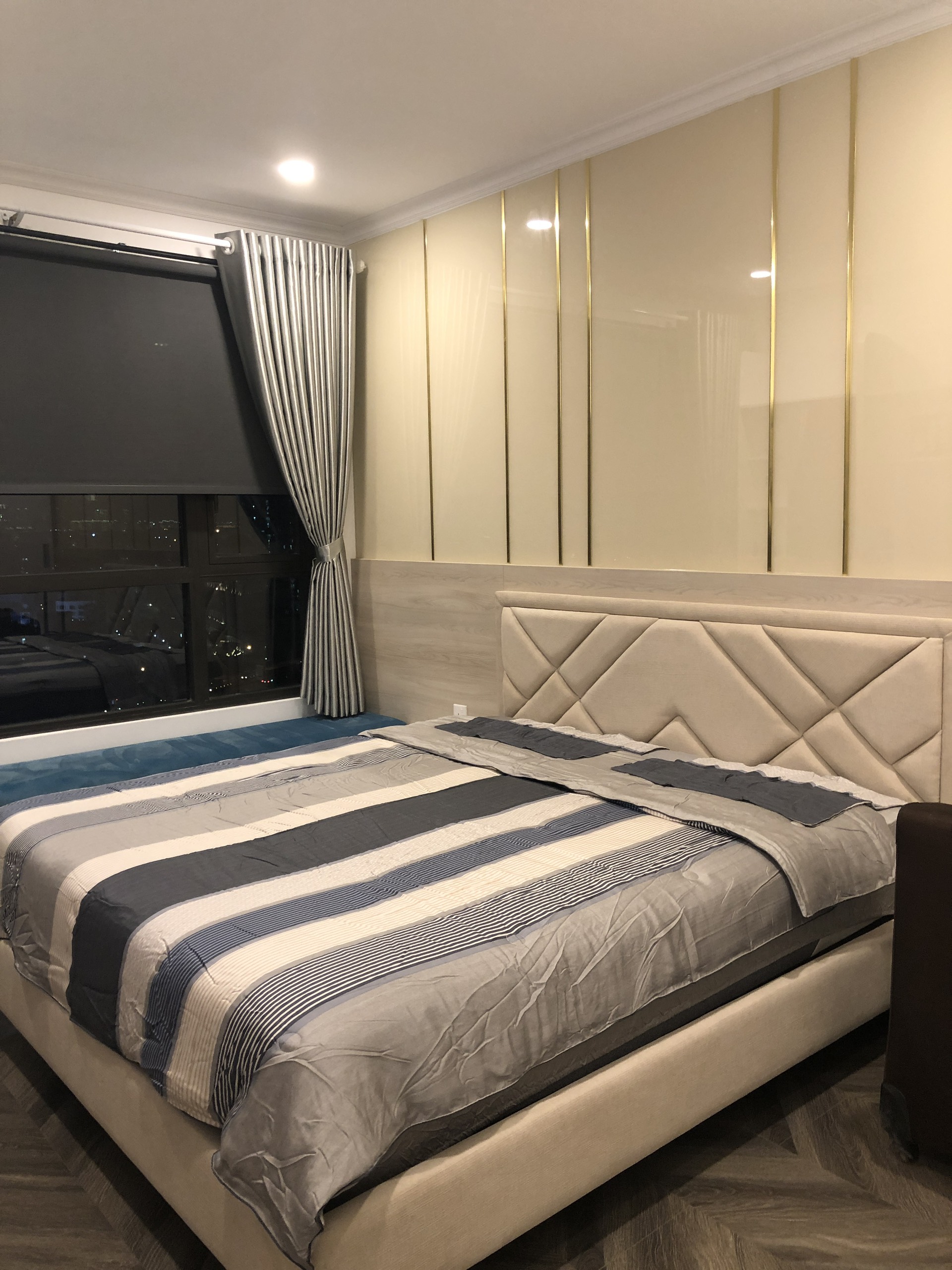 The View Riviera Point apartment for sale in District 7 has 2 fully equipped bedrooms 4