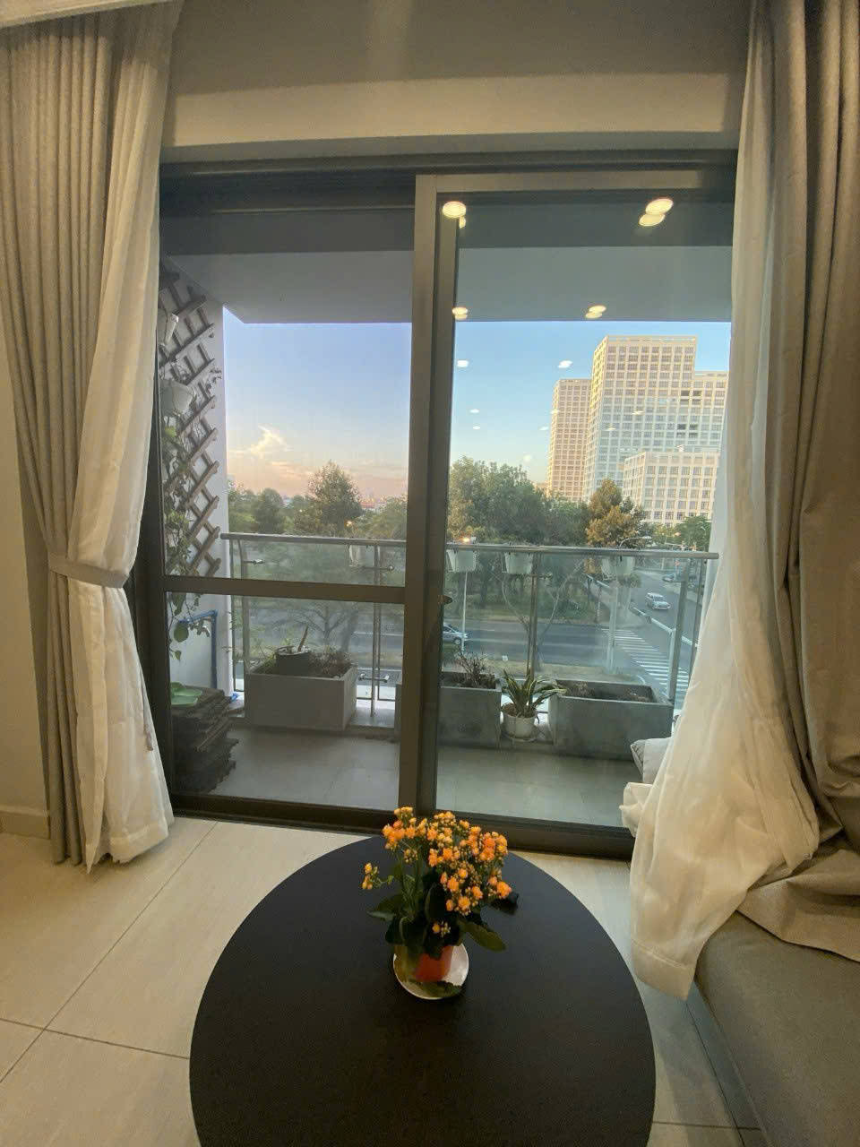 Urban Hill Phu My Hung apartment for sale, District 7 has 2 bedrooms, large balcony, quiet view, low floor 3