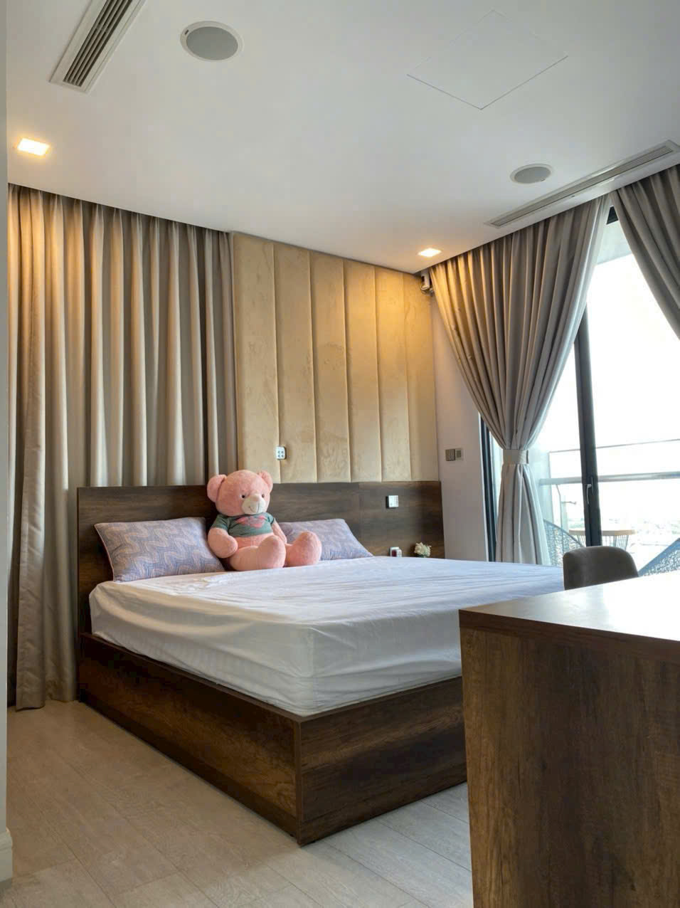 Vinhomes Golden River Ba Son apartment for sale, District 1 with fireworks view, Marina building, 16th floor – 118m2 7