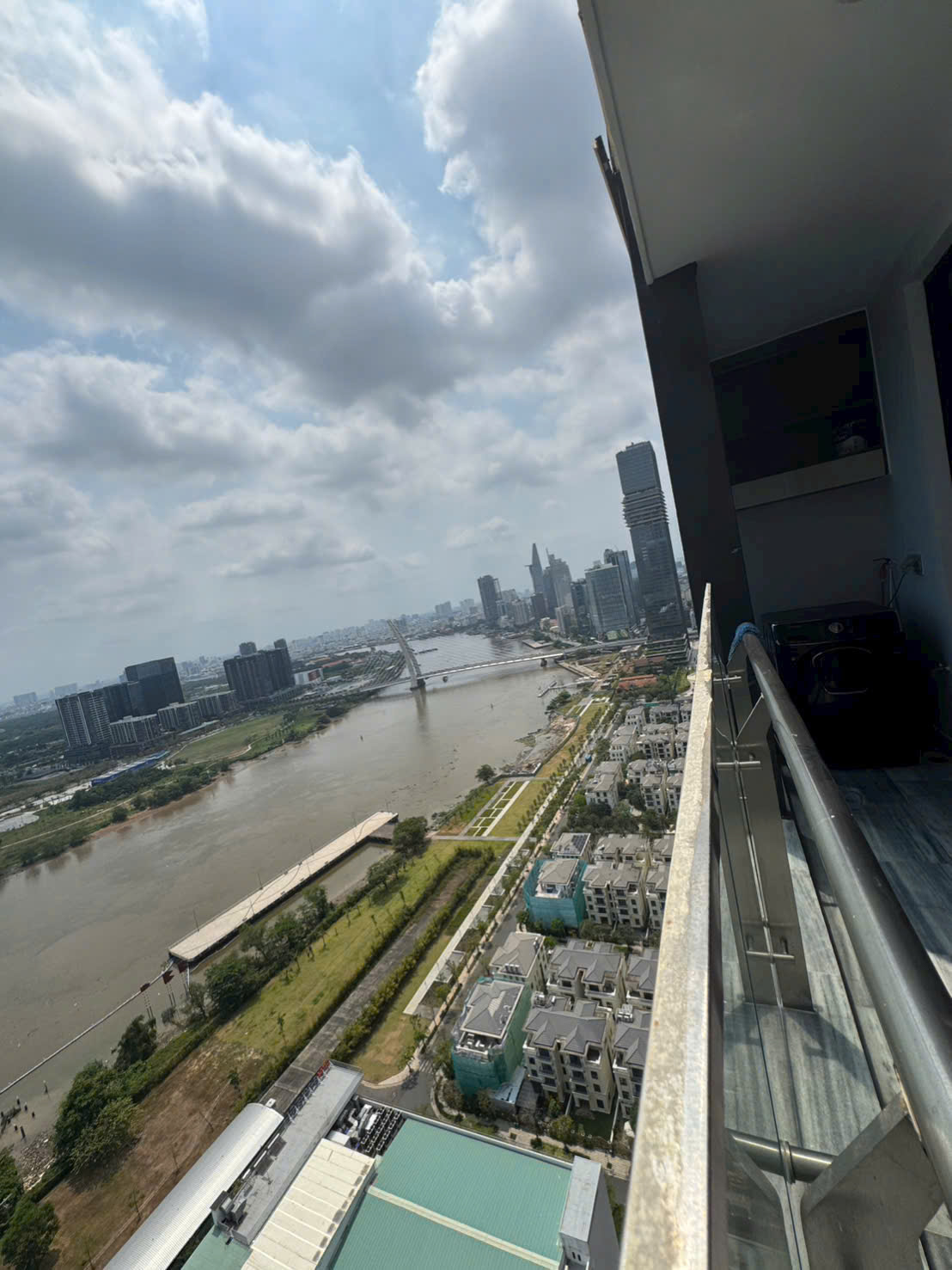 Vinhomes Golden River Ba Son apartment for sale, District 1 with fireworks view, Marina building, 16th floor – 118m2 5