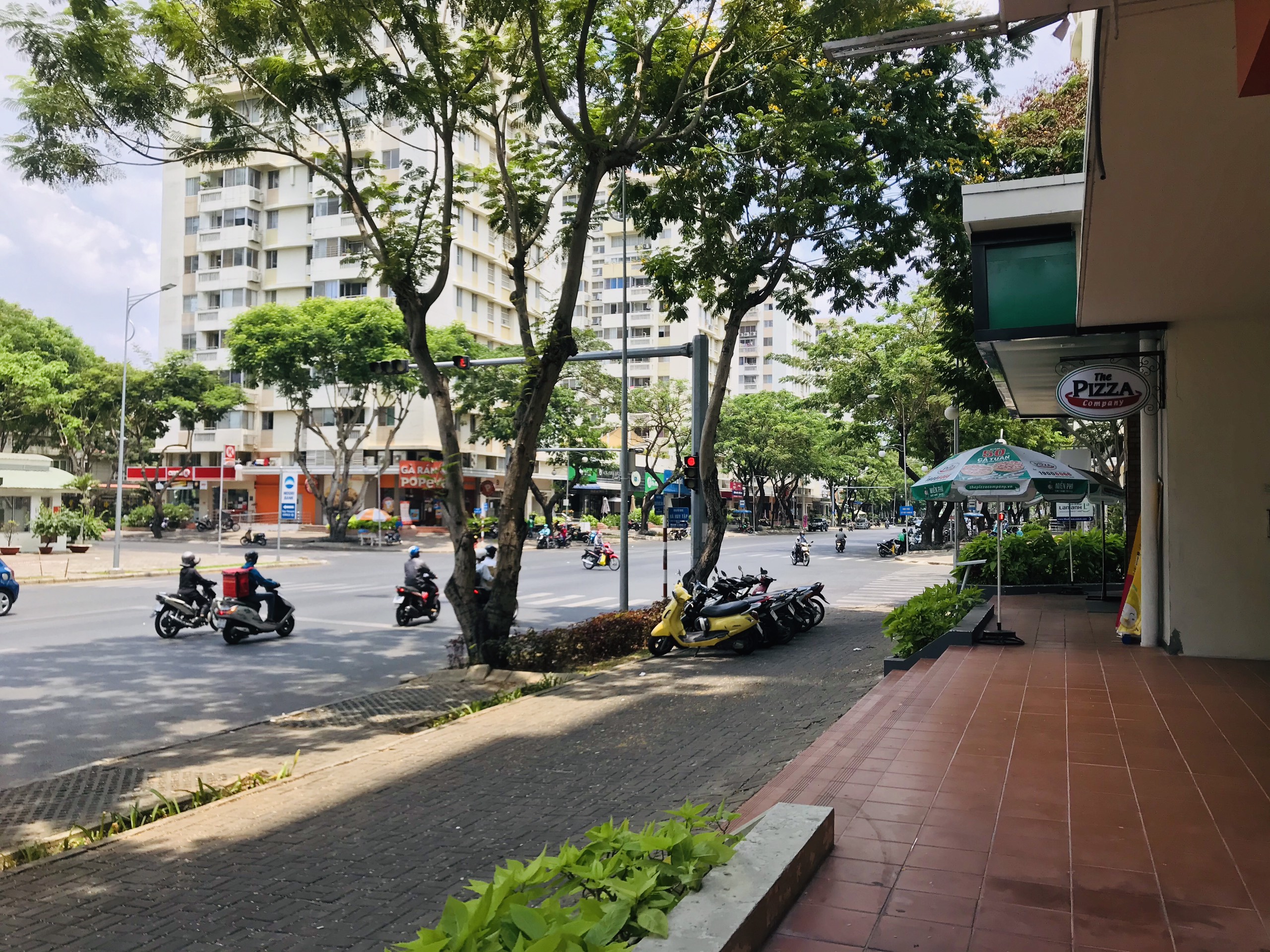 FOR RENT SHOPHOUSE IN PARKVIEW - TAN PHONG WARD- DISTRICT 7 1