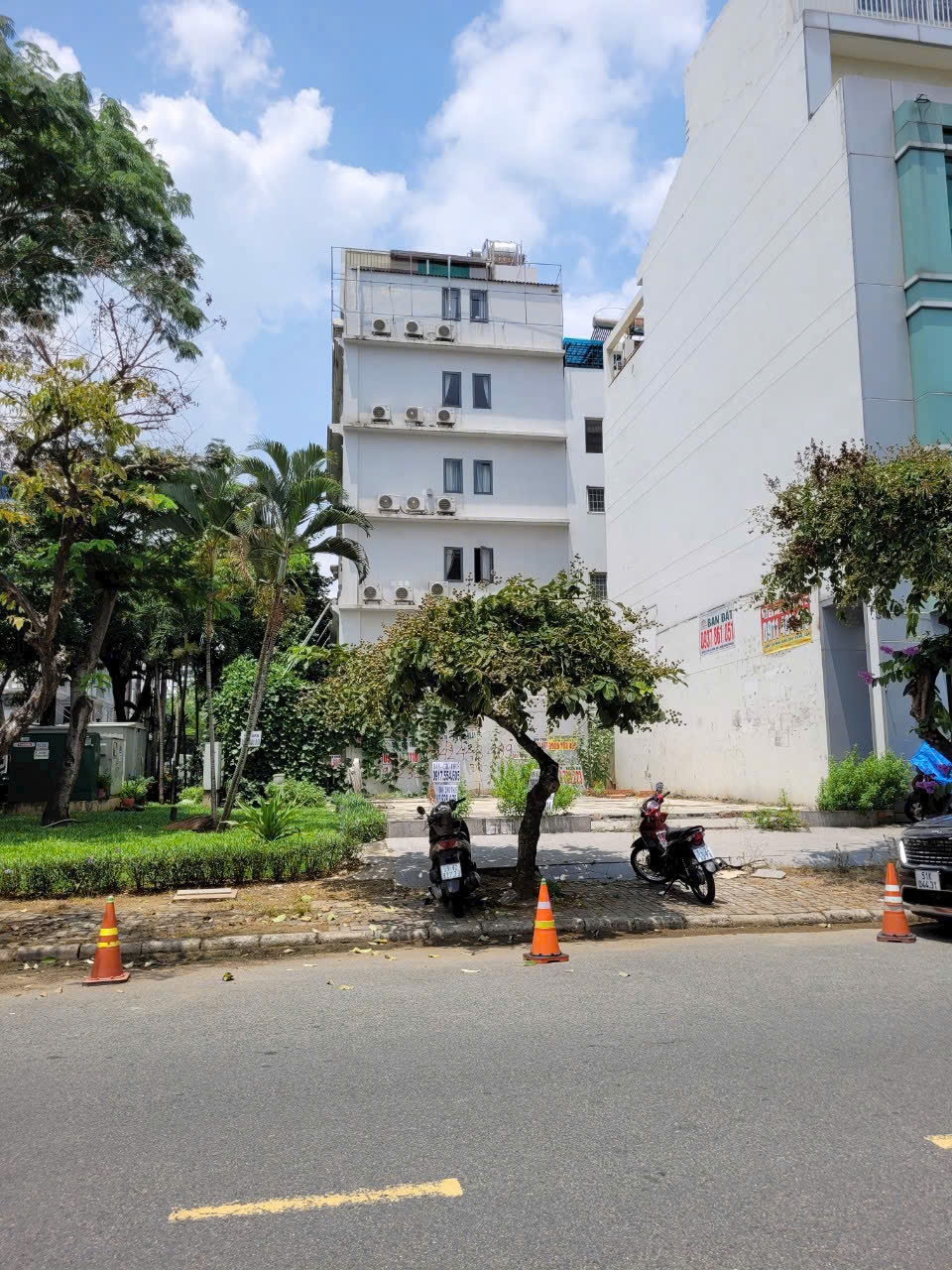 Land for sale in front of Hung Phuoc 4 Phu My Hung, District 7, corner lot R3-13 park facing North – 148m2 1