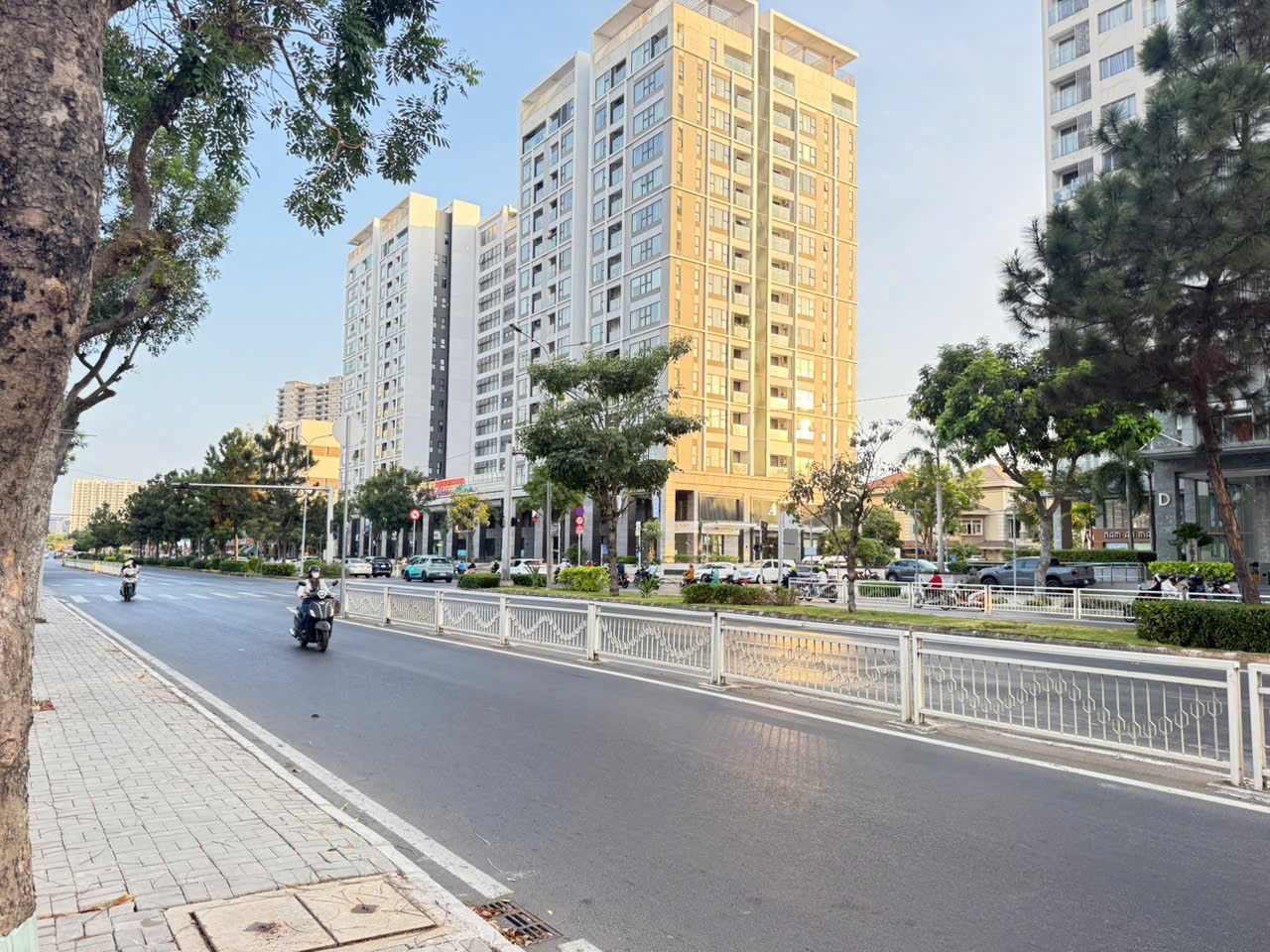 Cho thuê đất mặt tiền Nguyễn Lương Bằng, Quận 7 lô góc 2 mặt tiền kế bên dự án Aurora – 1600m2 1