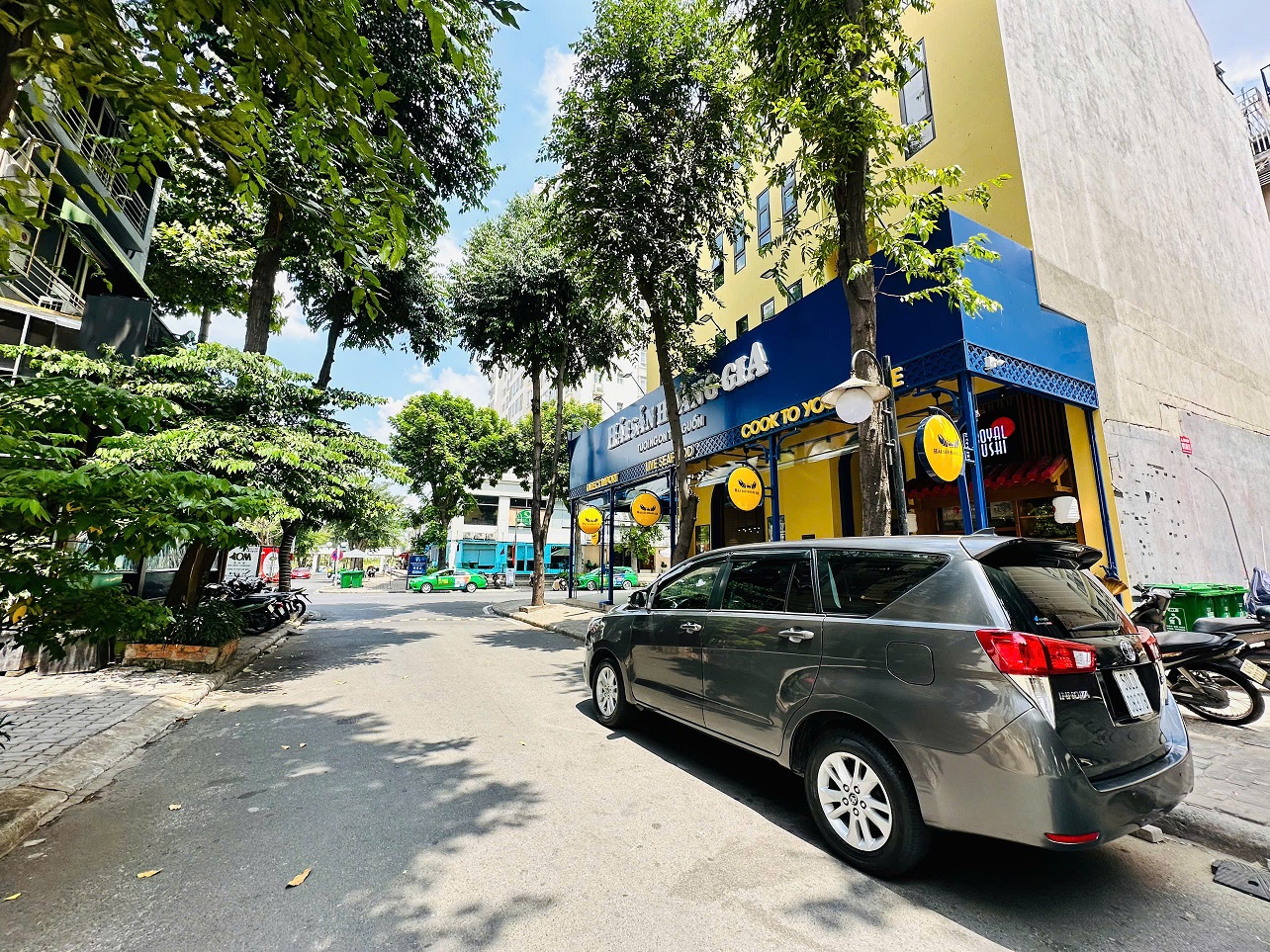 Land for sale in front of Hung Gia 4 Phu My Hung, District 7, lot R4-70, next to the corner of Pham Van Nghi street – 111m2 4