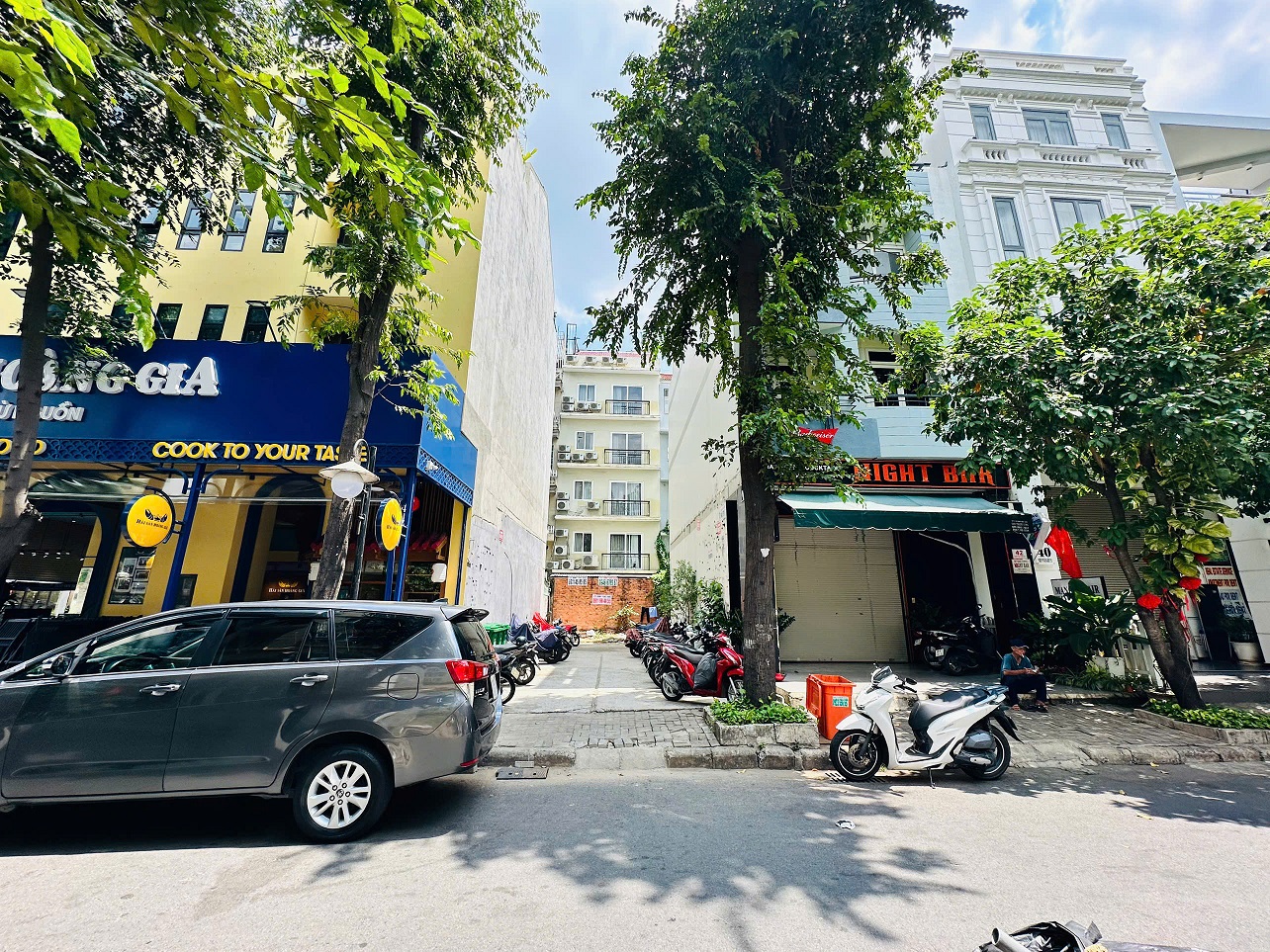 Land for sale in front of Hung Gia 4 Phu My Hung, District 7, lot R4-70, next to the corner of Pham Van Nghi street – 111m2 3