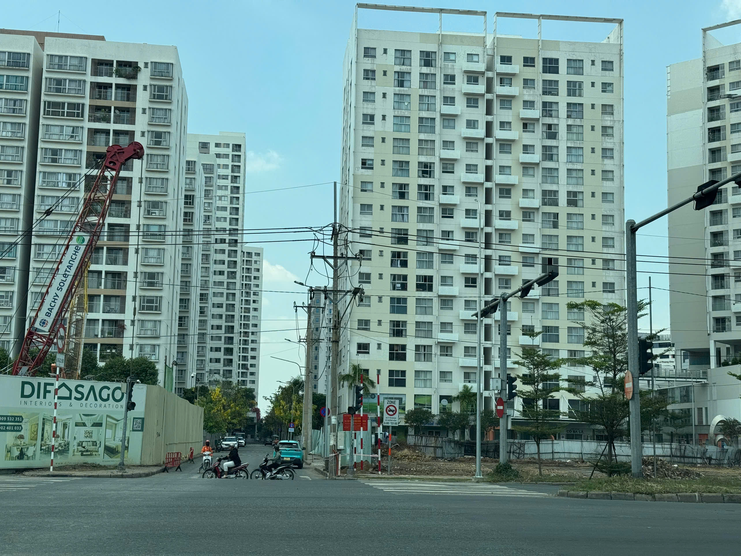 Land for rent in front of Nguyen Van Linh, Phu My Hung, District 7, corner lot 3, large area façade – 4300m2 3